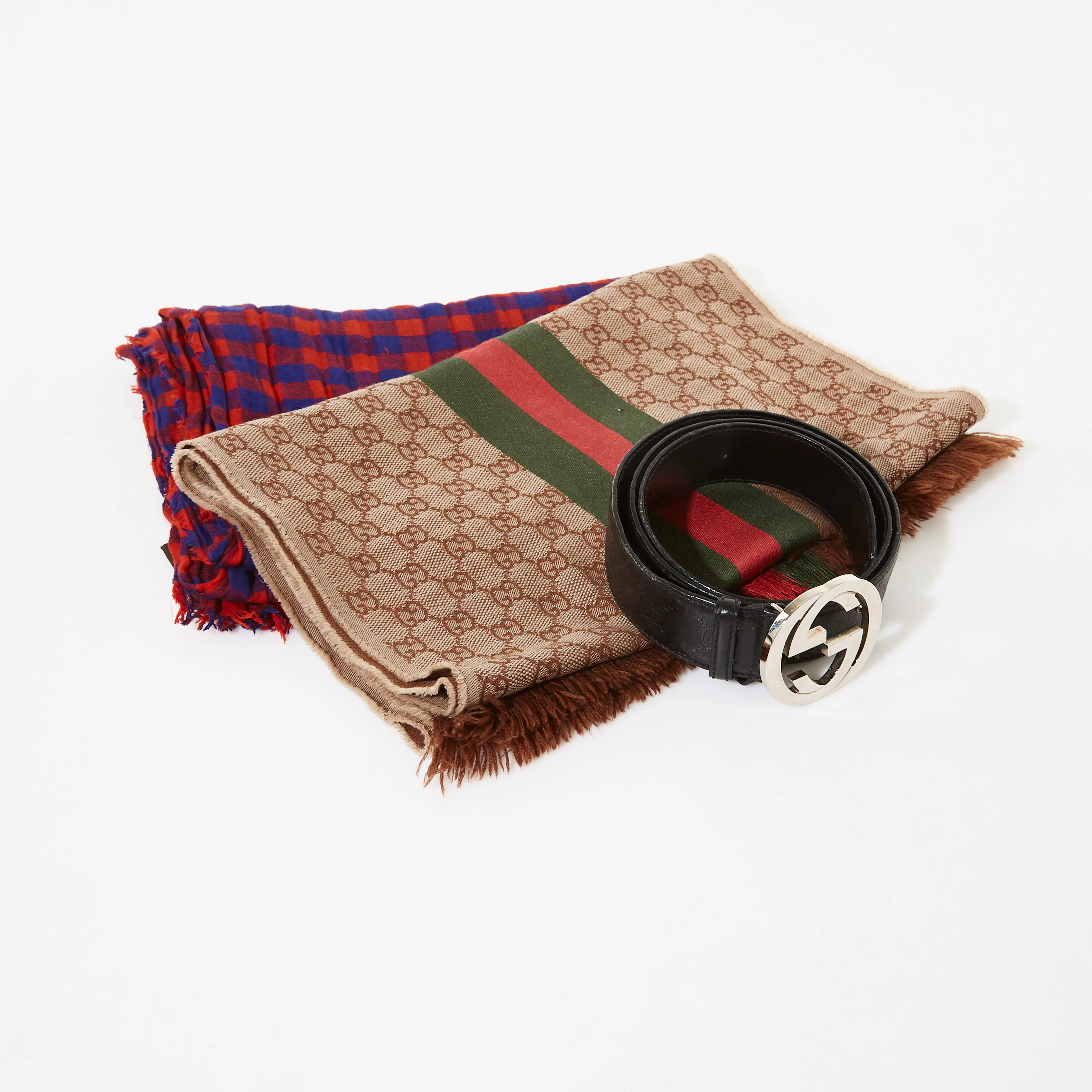 Gucci halsduk och skärp Louis Vuitton halsduk