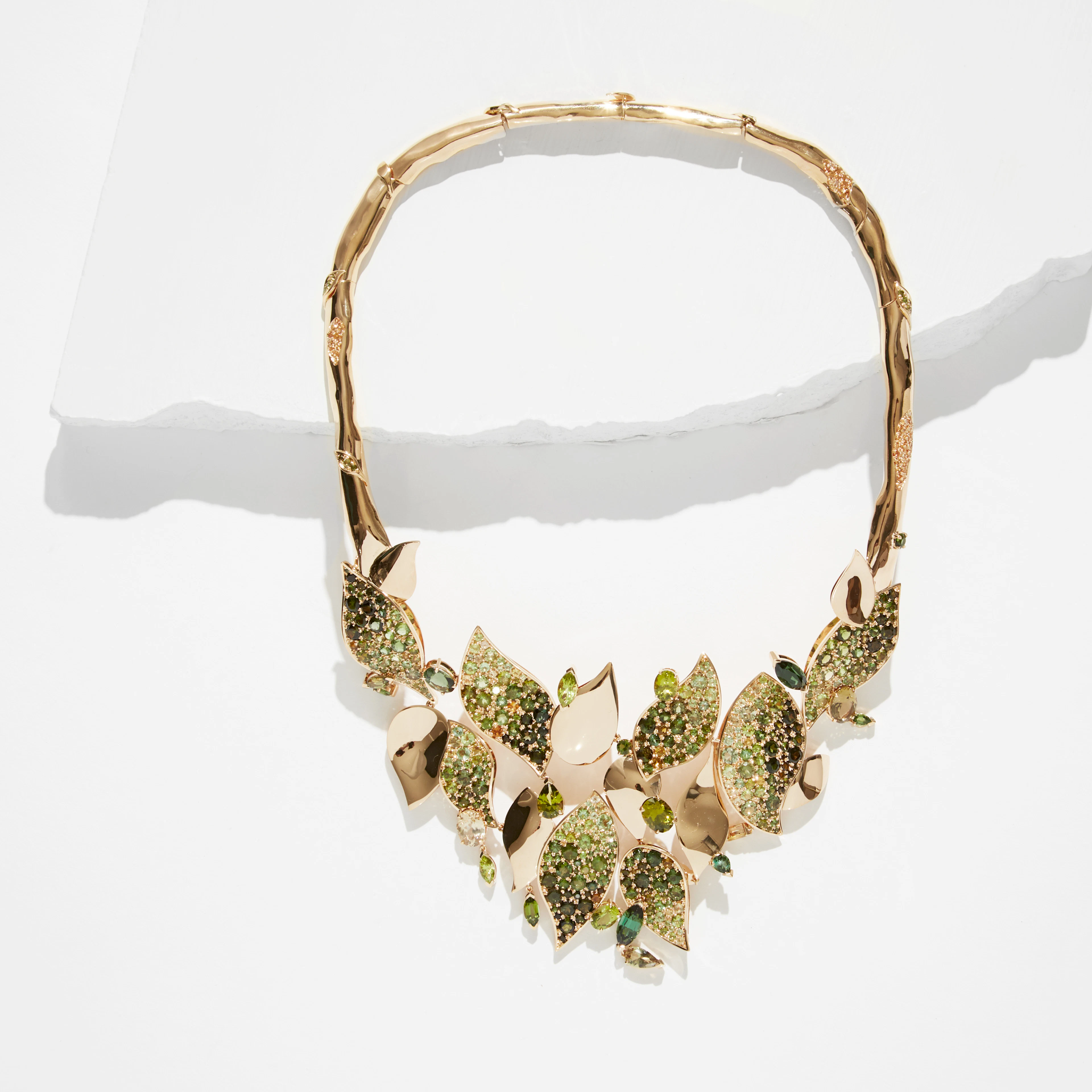 Contemporary Gemart collier 18 k guld