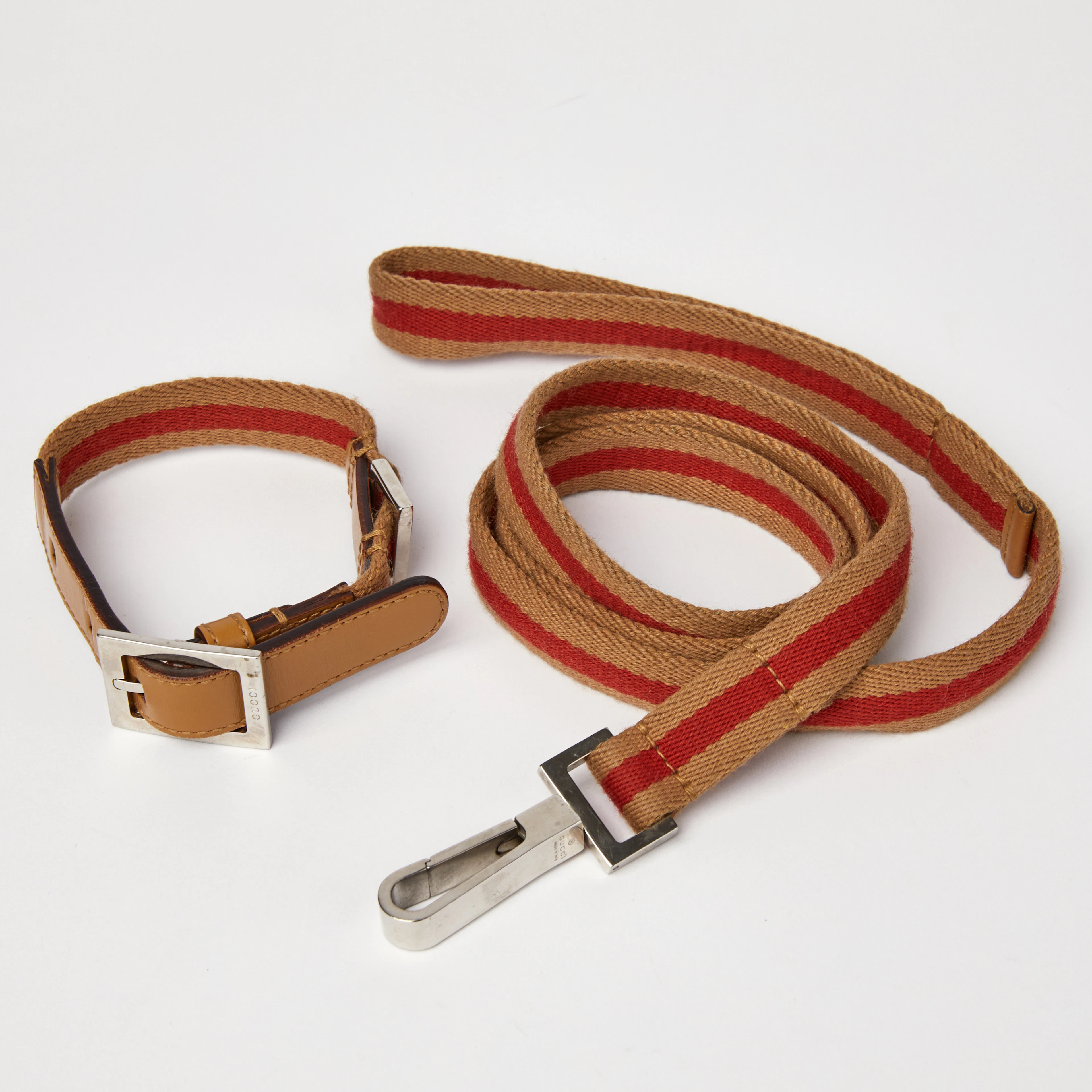 Gucci hundhalsband o koppel i kamelfärgat o rött
