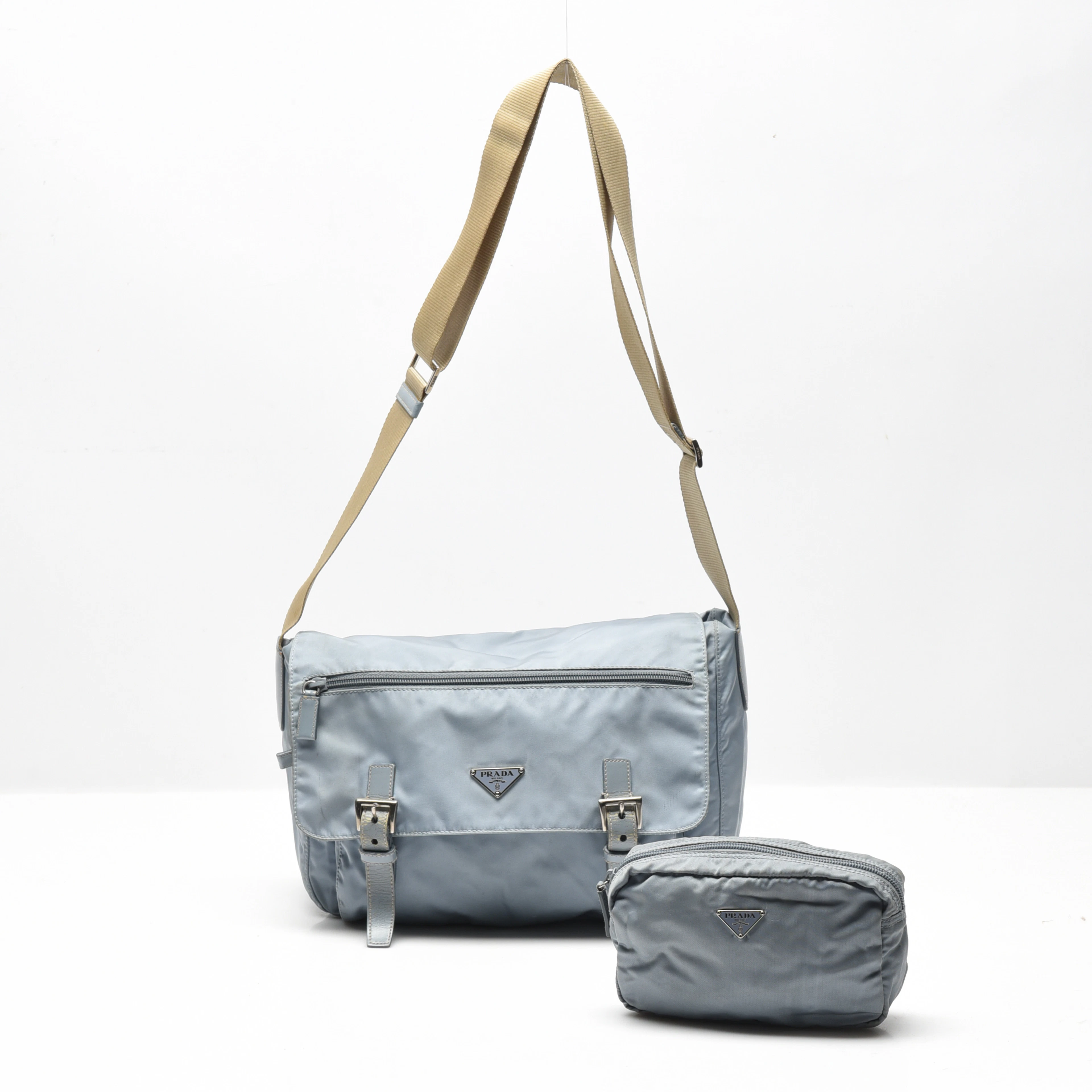 Prada väska samt pouch