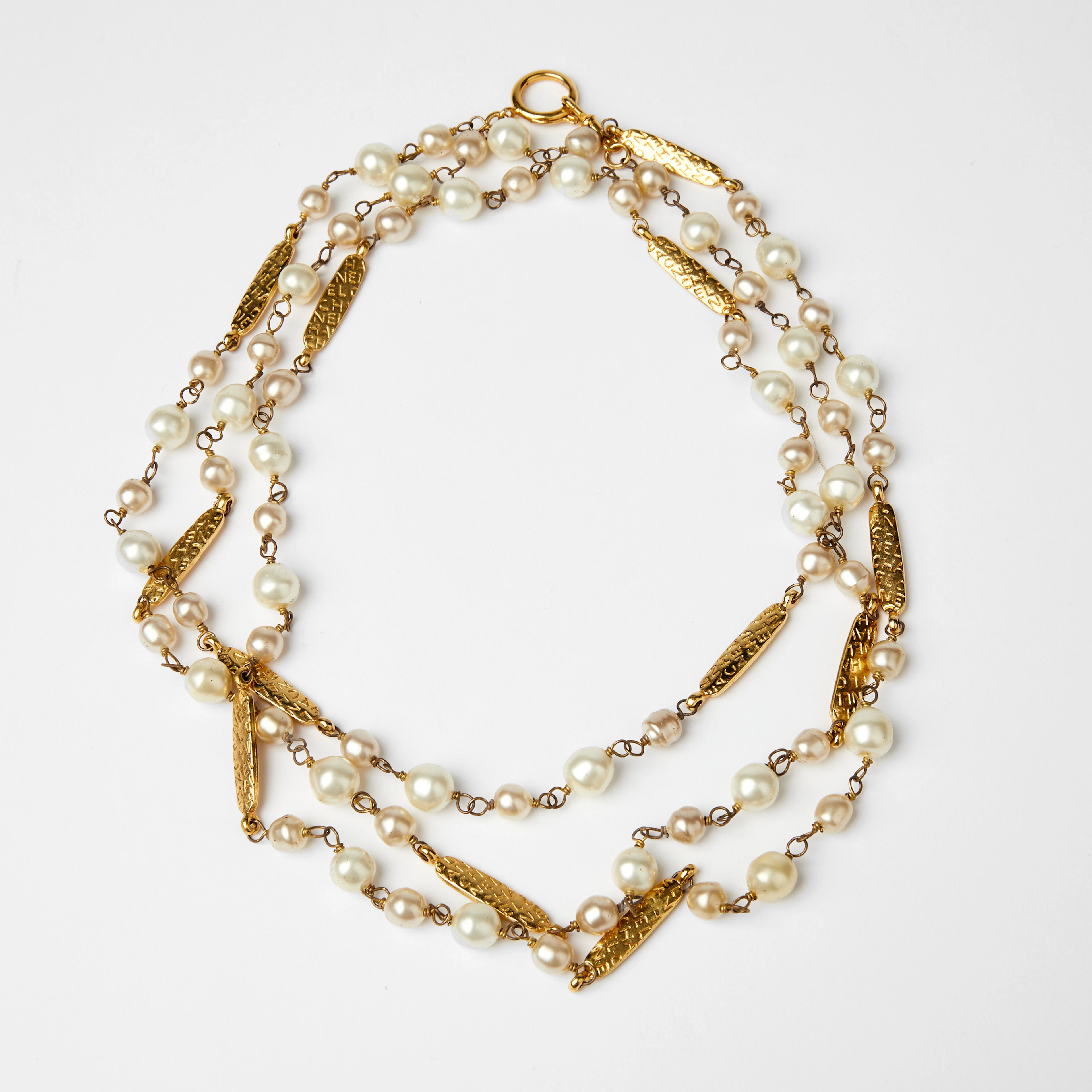 Chanel halsband av länkar i gulmetall