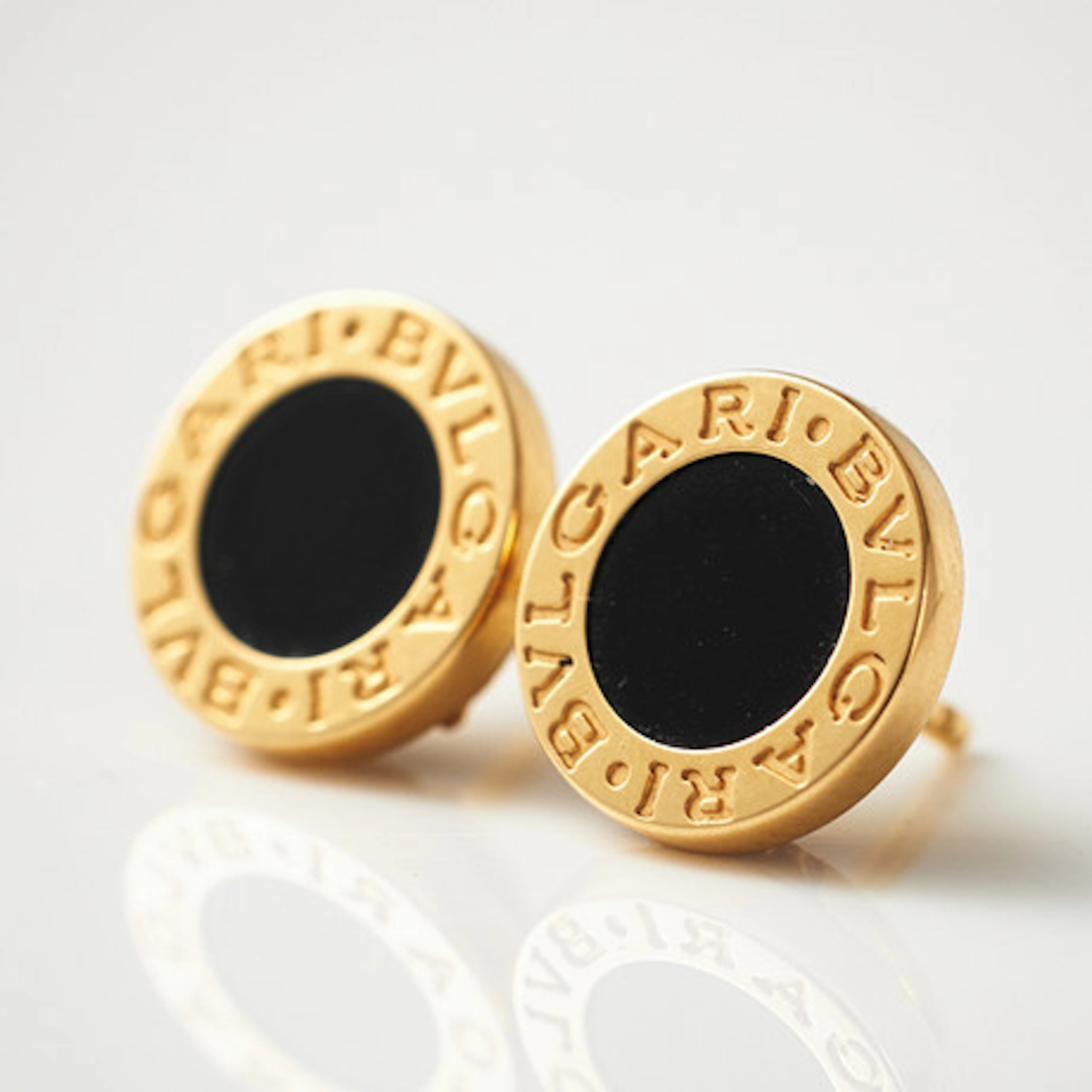 BVLGARI, örhängen, 1 par, 18 k guld, onyx,…