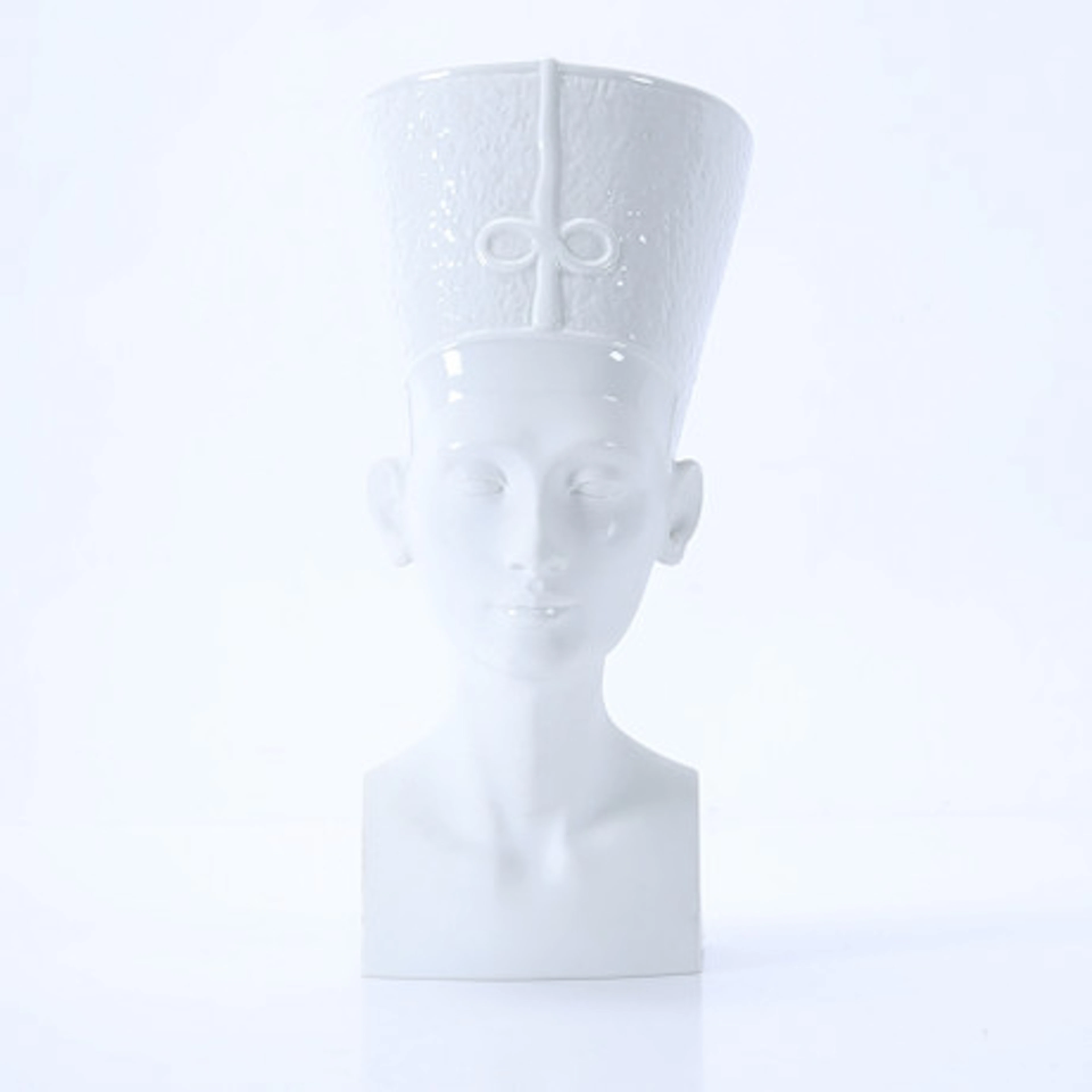 FIGUR, 'Nefertiti'.