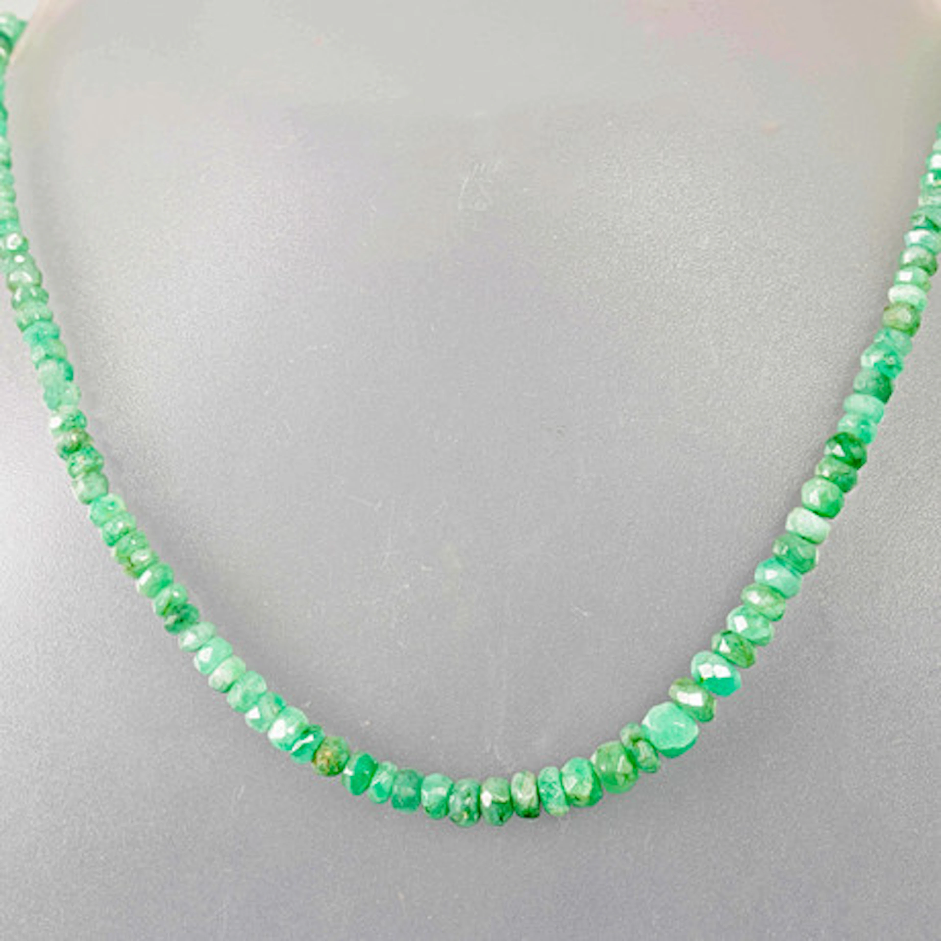 smaragd halsband.