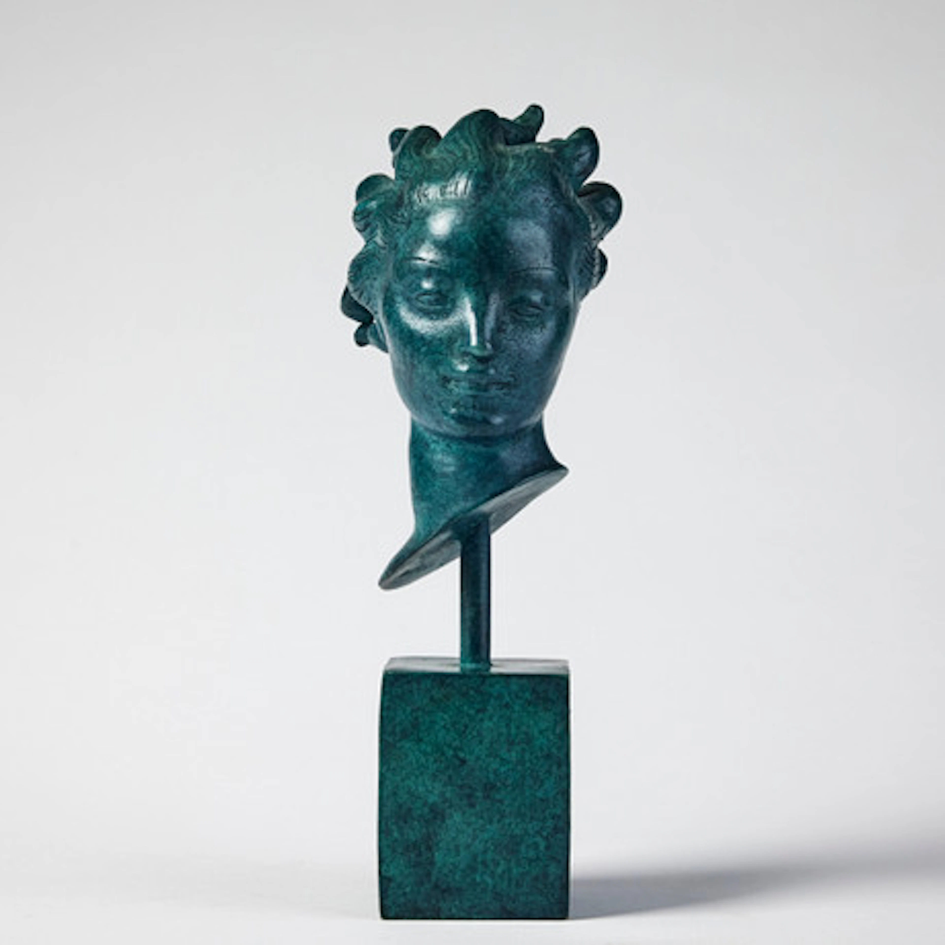 CARL MILLES. Änglahuvud, brons, höjd 16 cm.