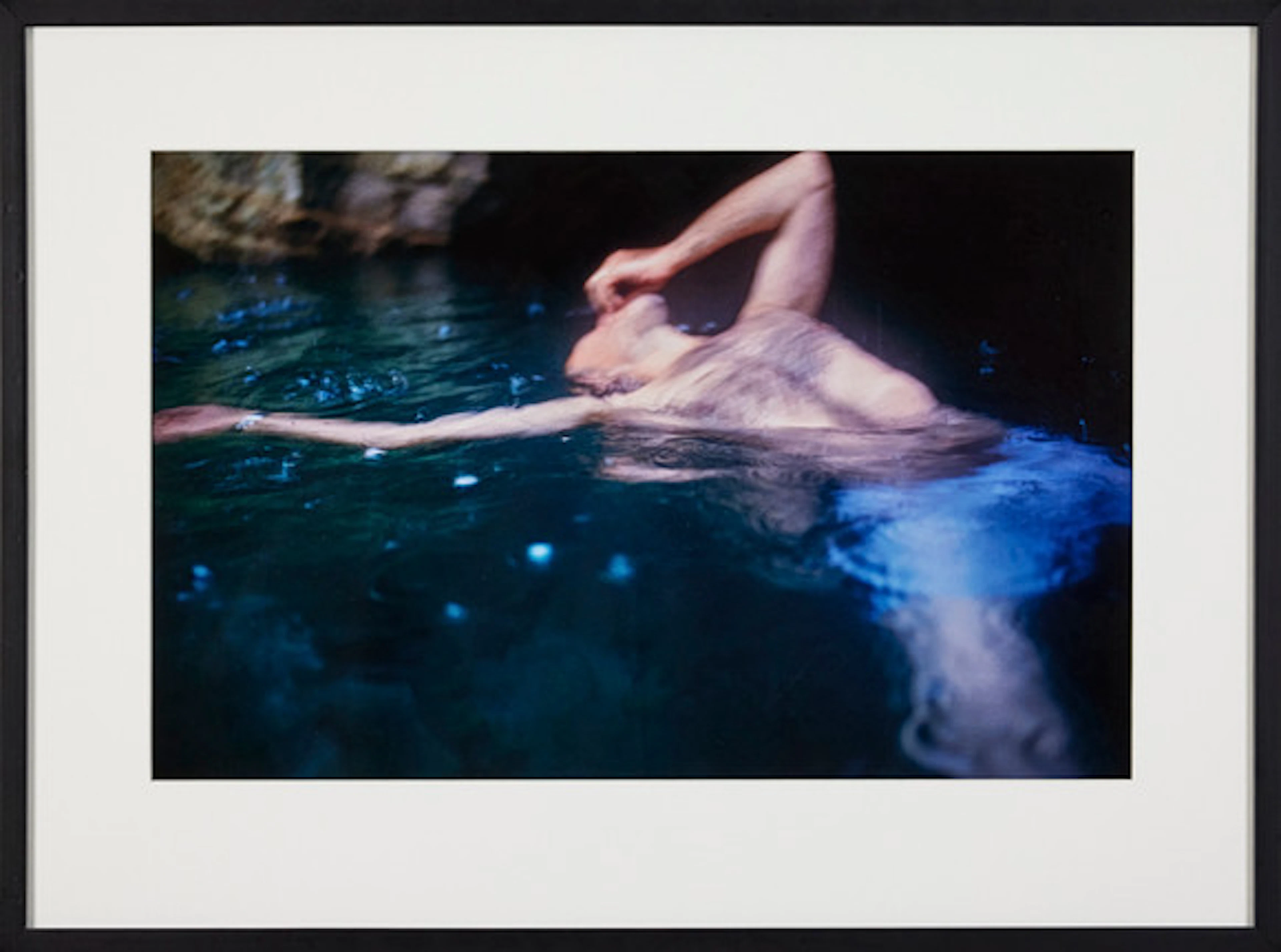NAN GOLDIN FÖDD 1953. Guido Floating Cibac…