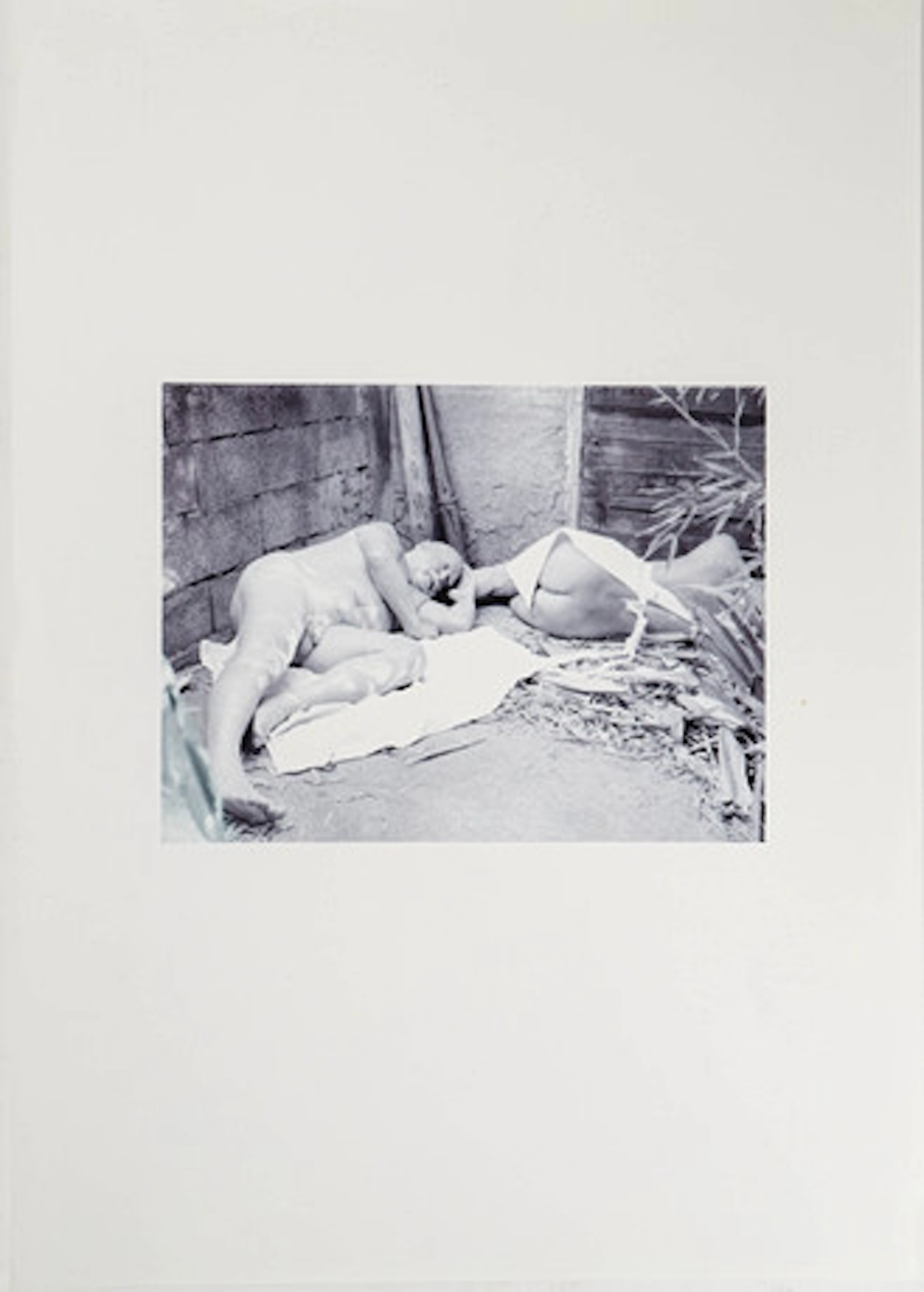 TUIJA LINDSTRÖM. "Sleeping bodies", förest…