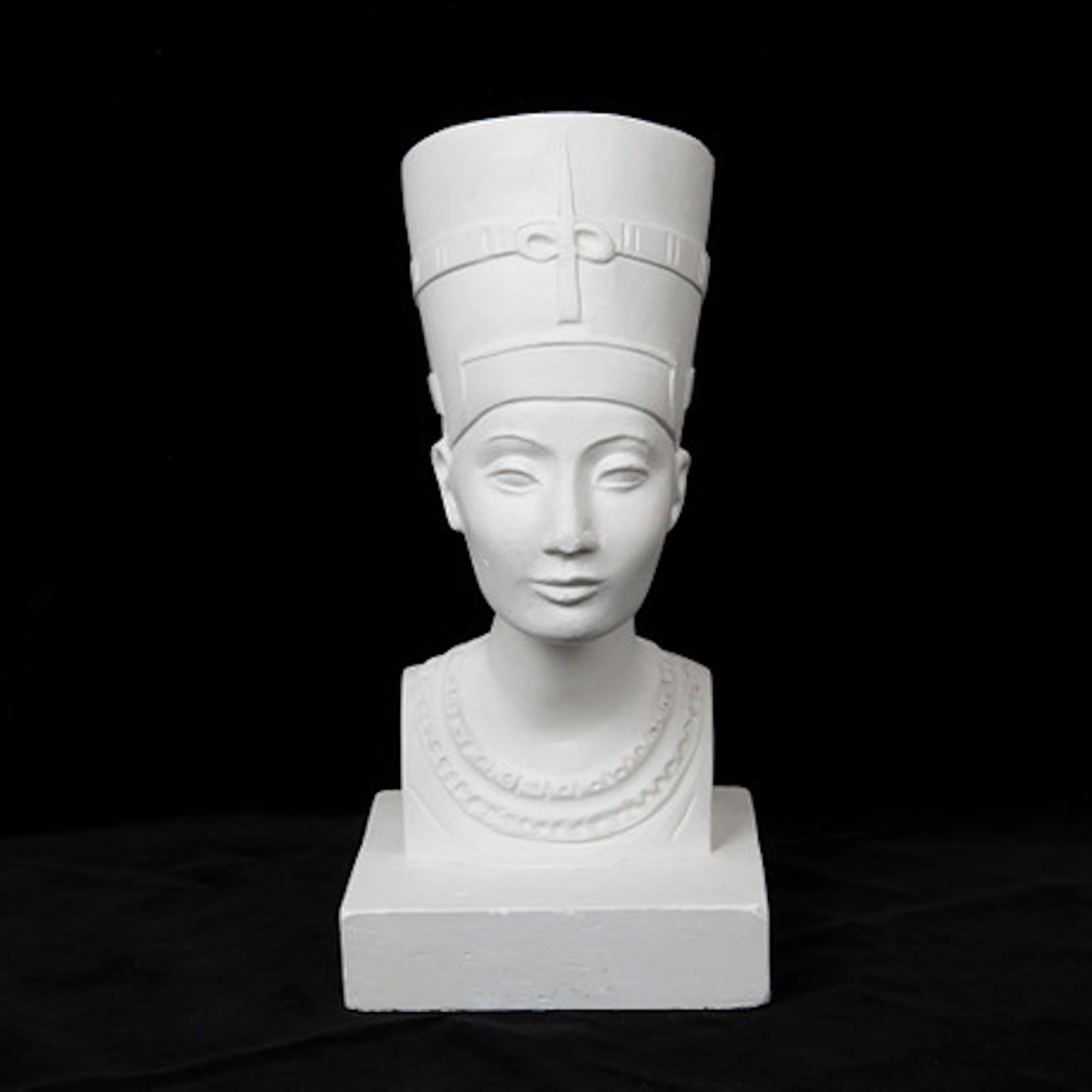 FIGURIN, Nefertiti, 1900-tal.