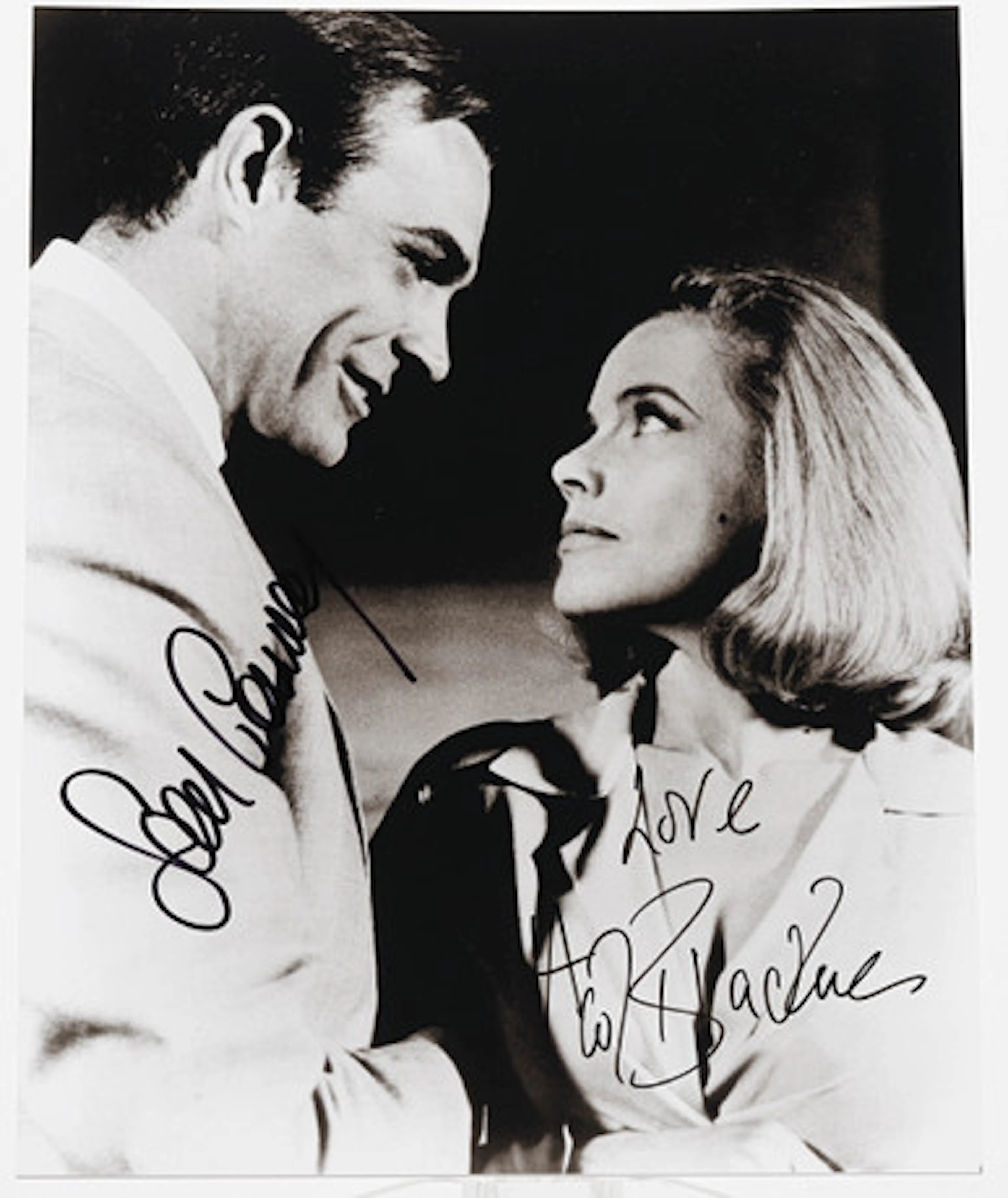 AUTOGRAFER Sean Connery och Honor Blackman…