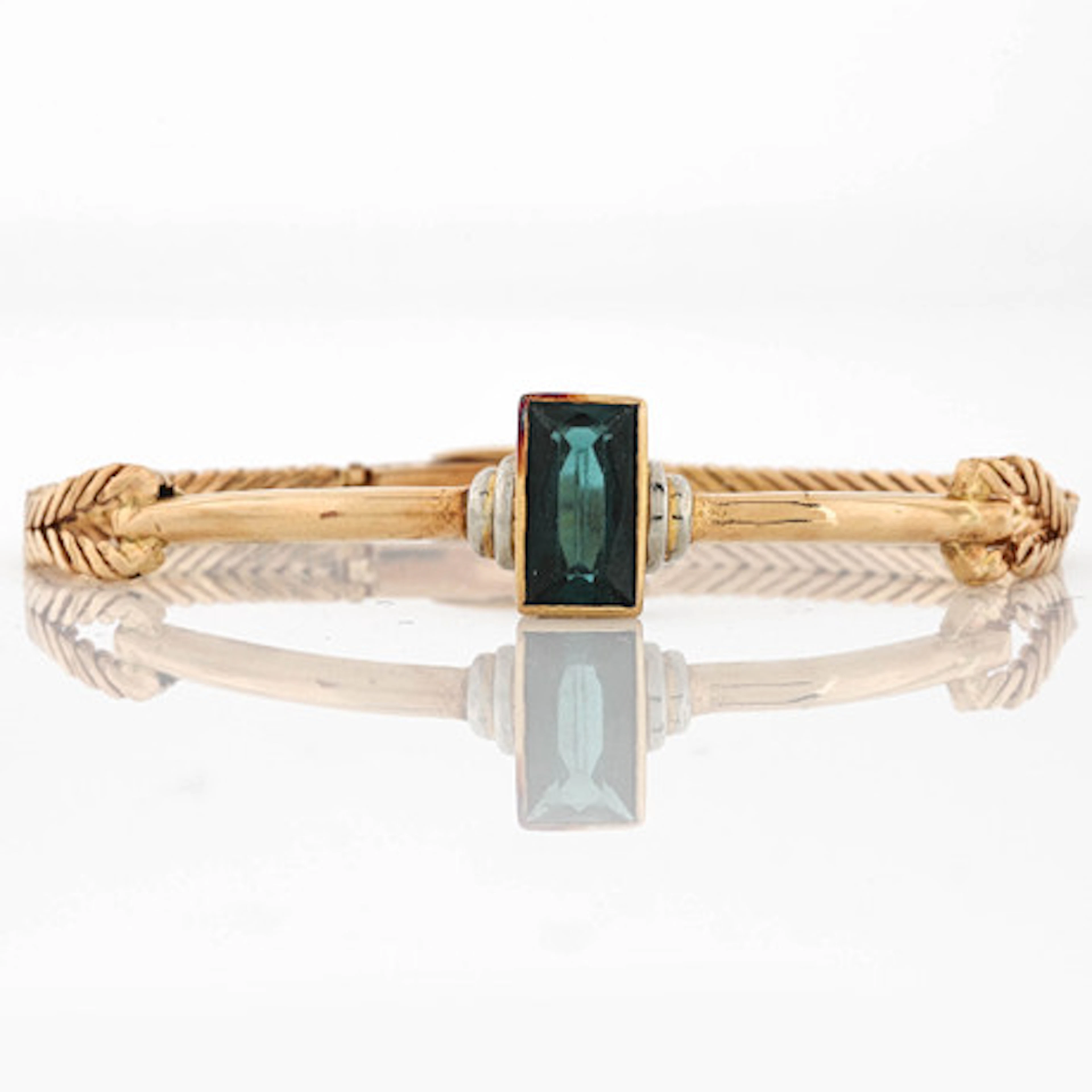 ARMBAND, 18K guld, grön turmalin, halvstel…