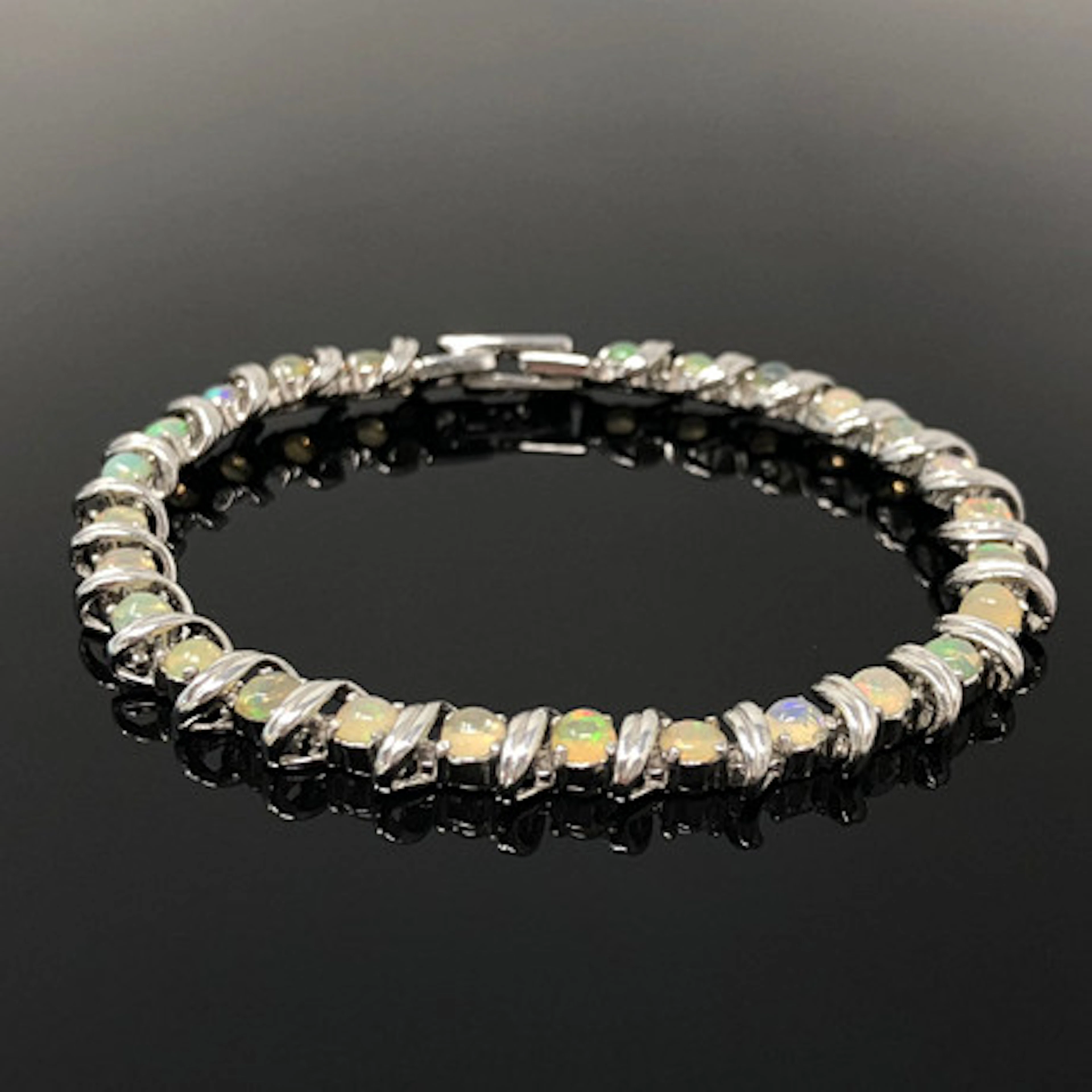 opal armband.