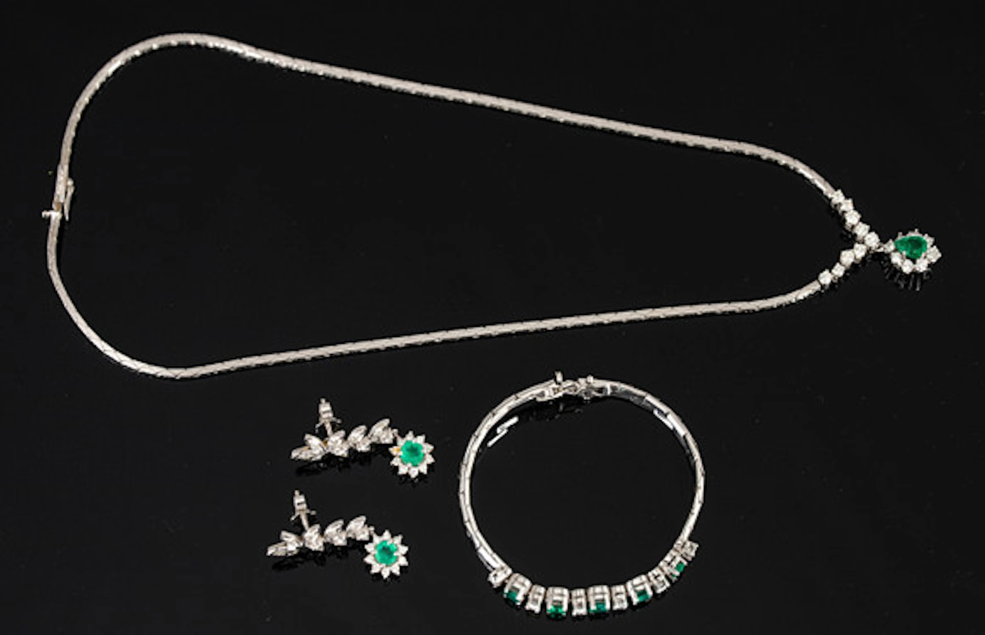 Smaragd och diamant smycken set.