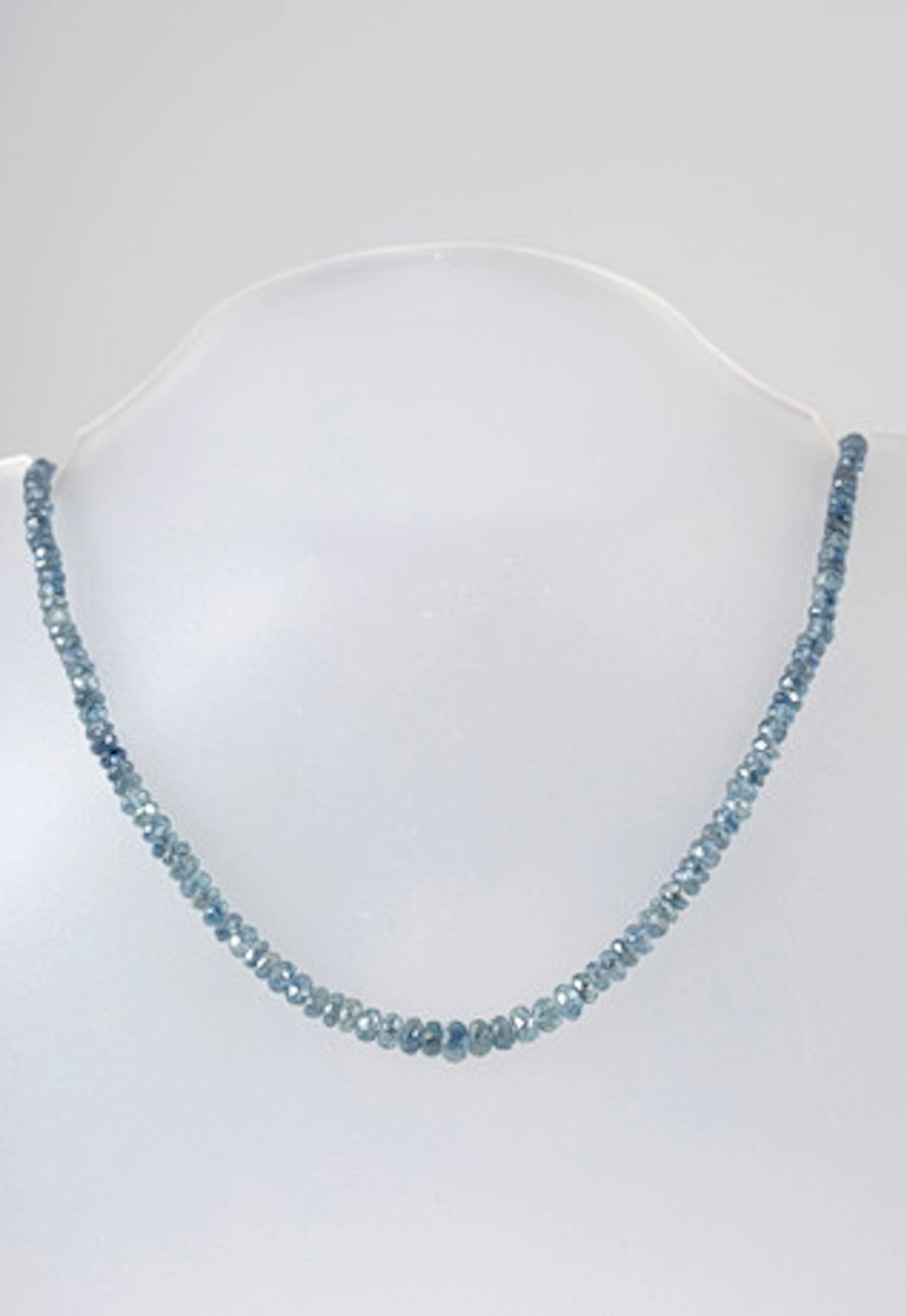 safir halsband.
