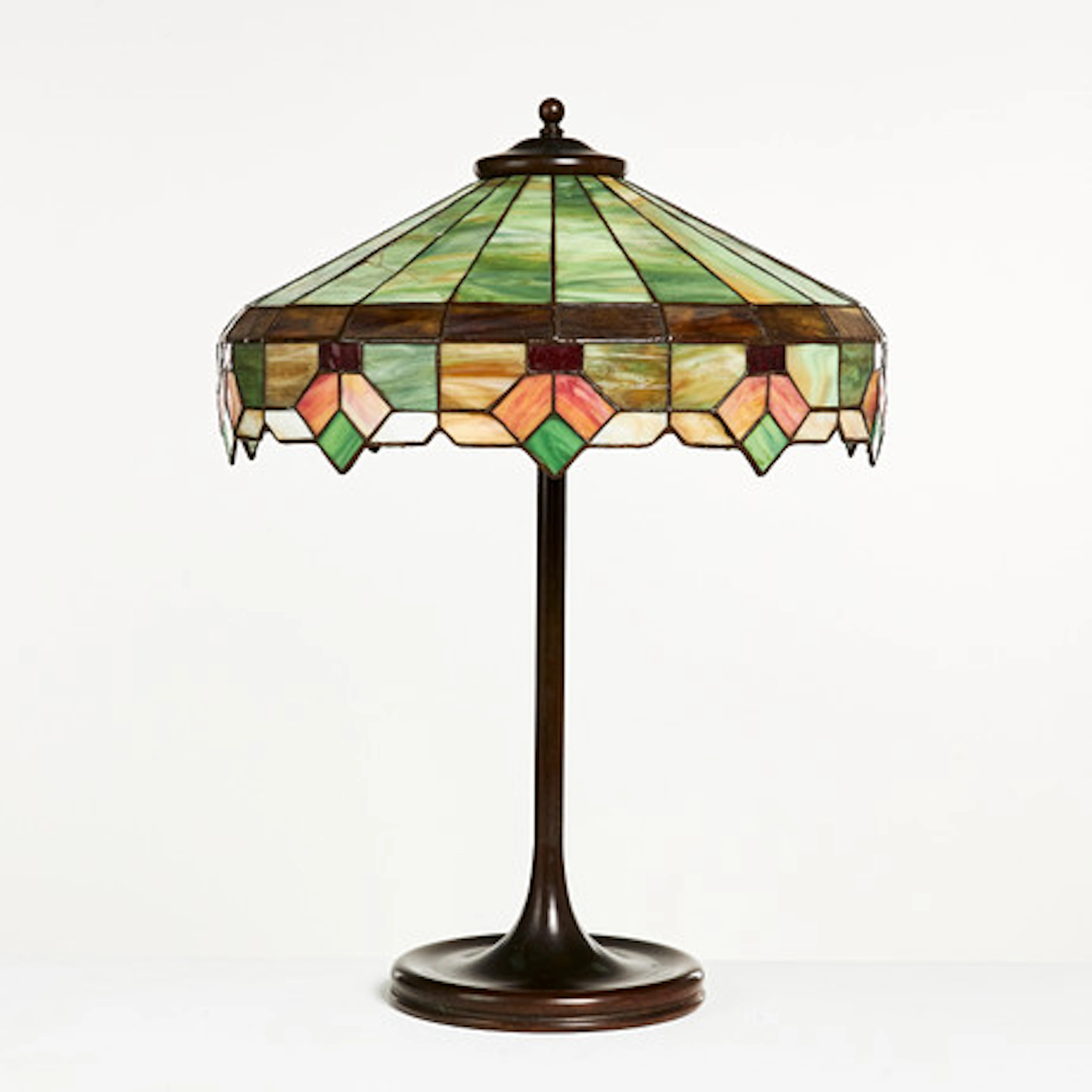 TIFFANYLAMPA, 1900-tal, blyinfattad mosaik.
