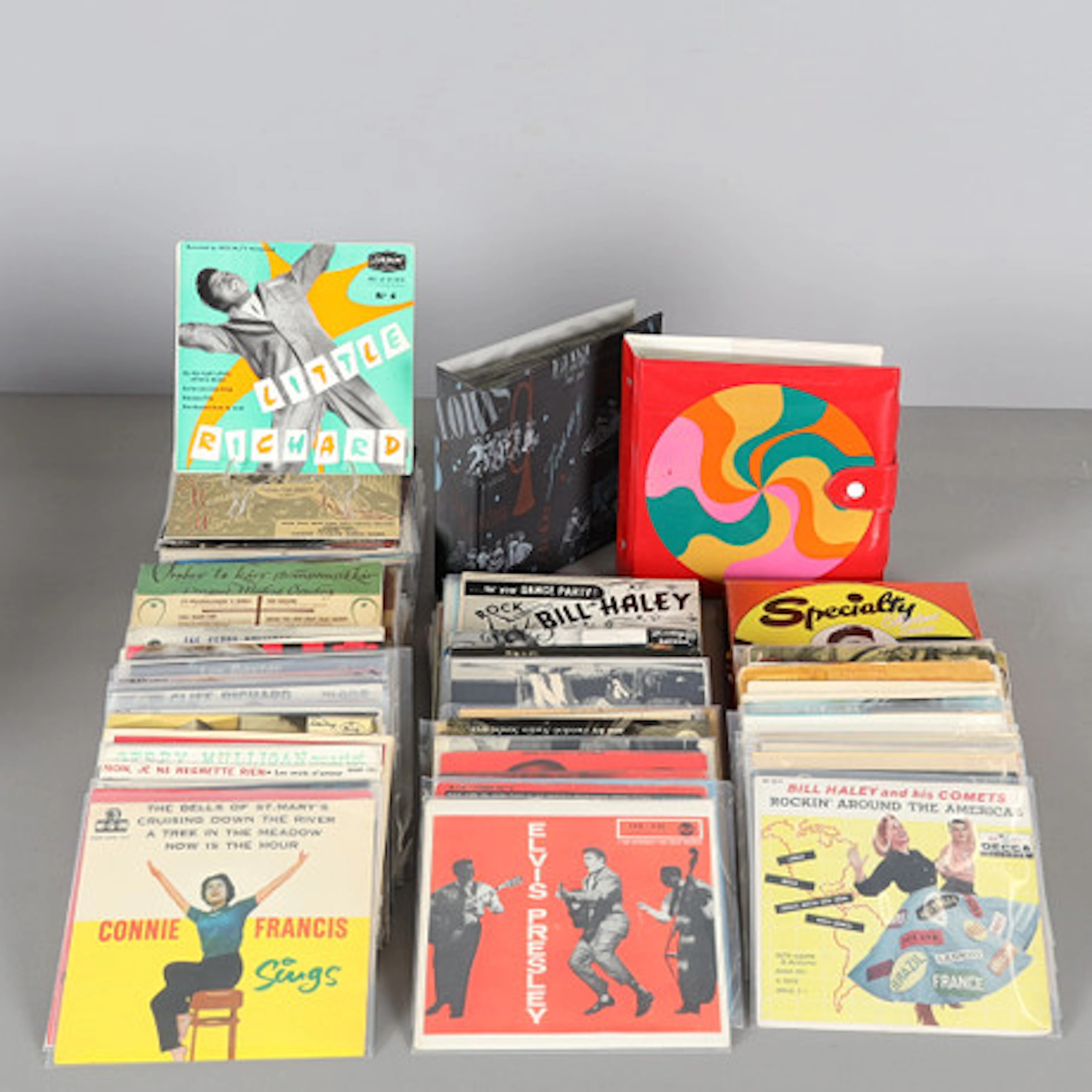 SAMLING VINYLSKIVOR, singlar, ca 130 styck…