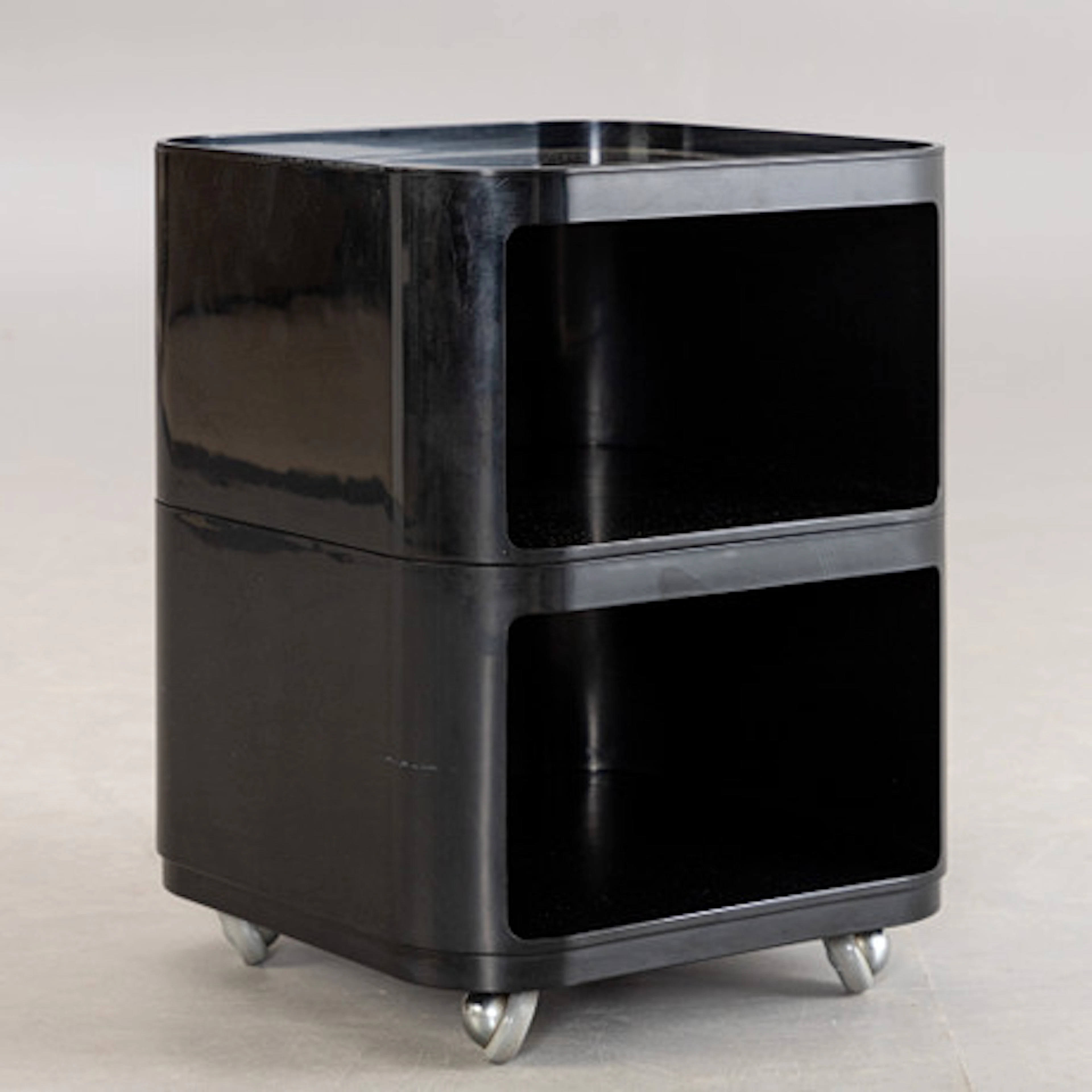 ANNA CASTELLI FERRIERI. kartell. 'Componib…