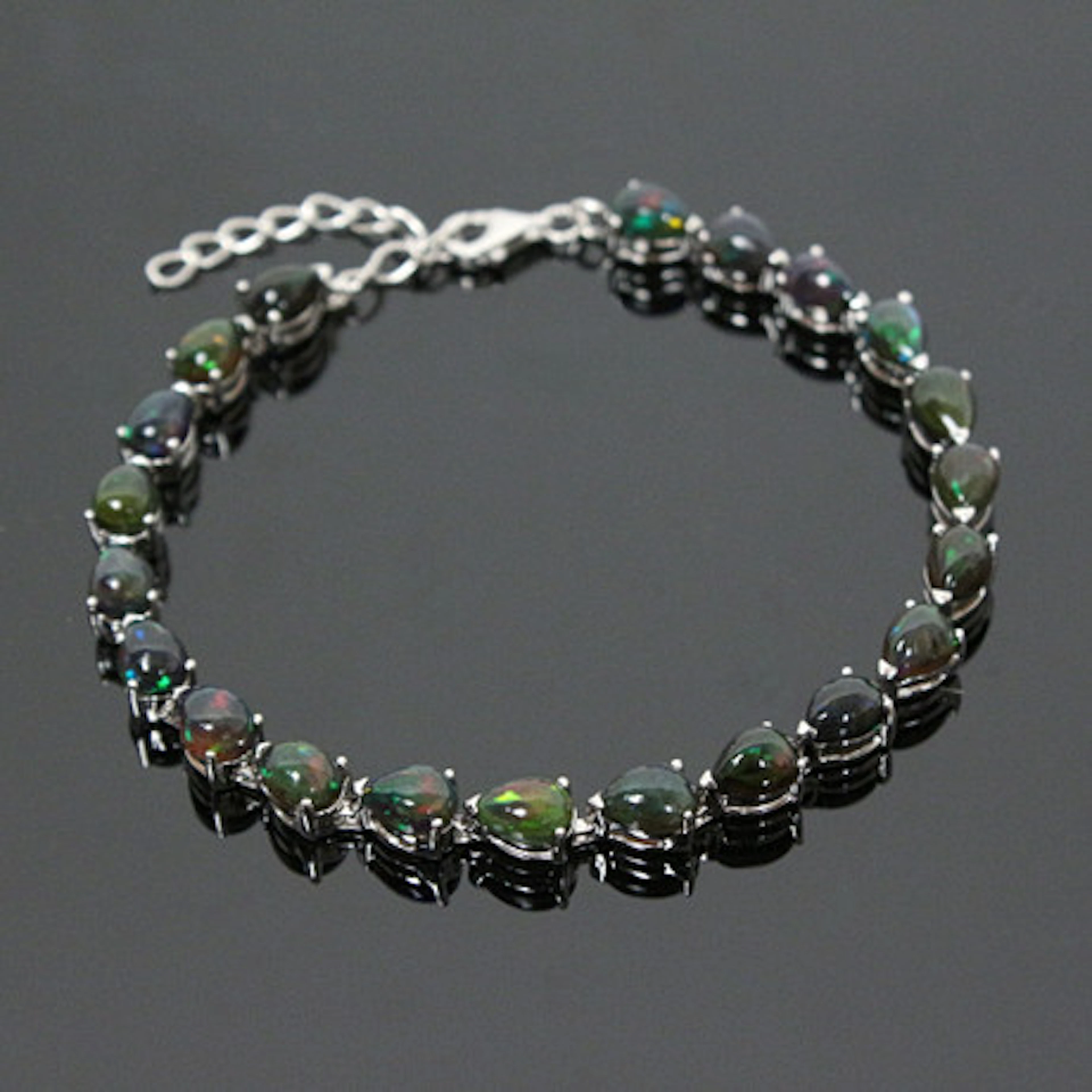 Svart opal armband.