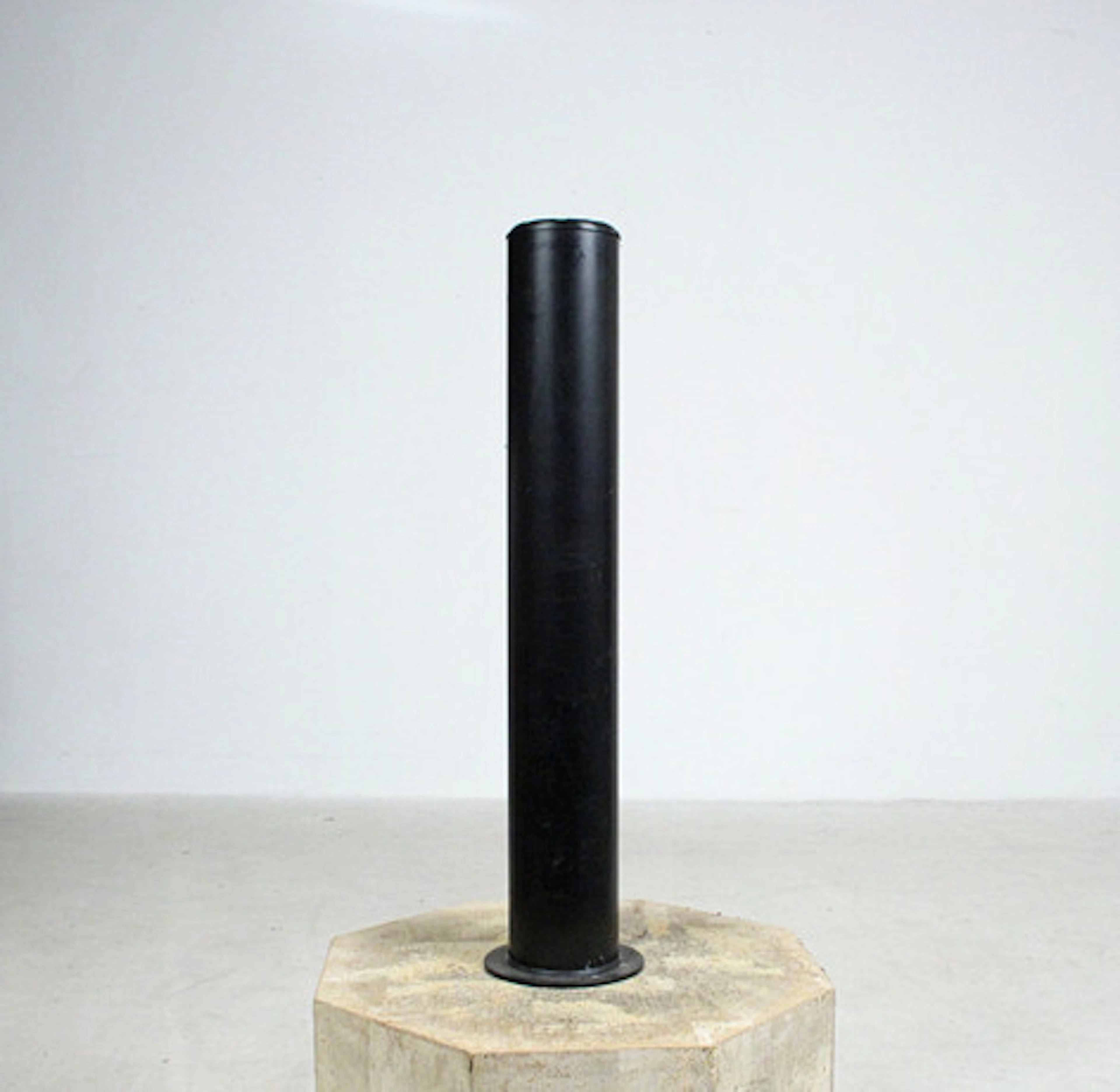 Artemide lampa bas.