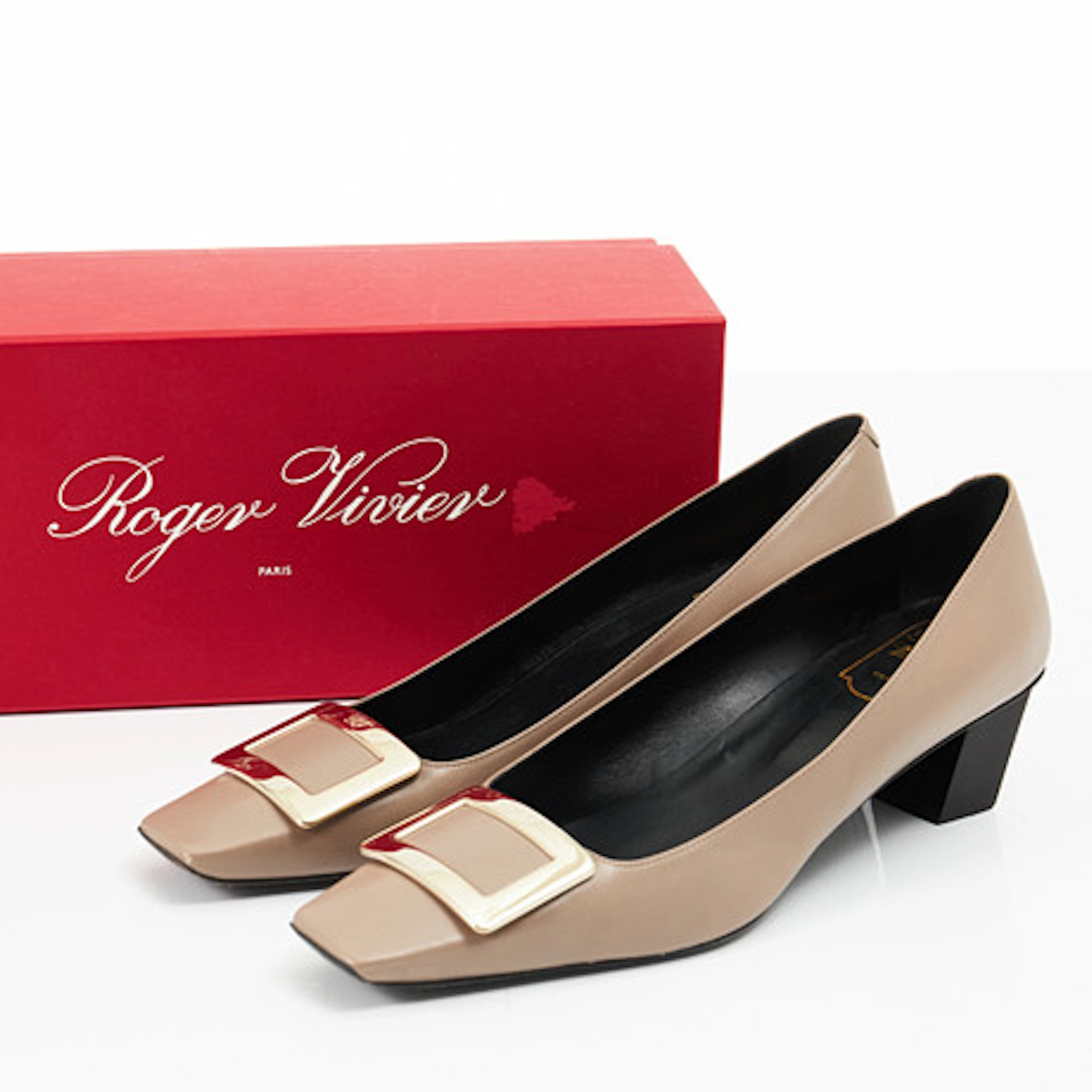 ROGER VIVIER, pumps, läder, ljus mullvadsf…