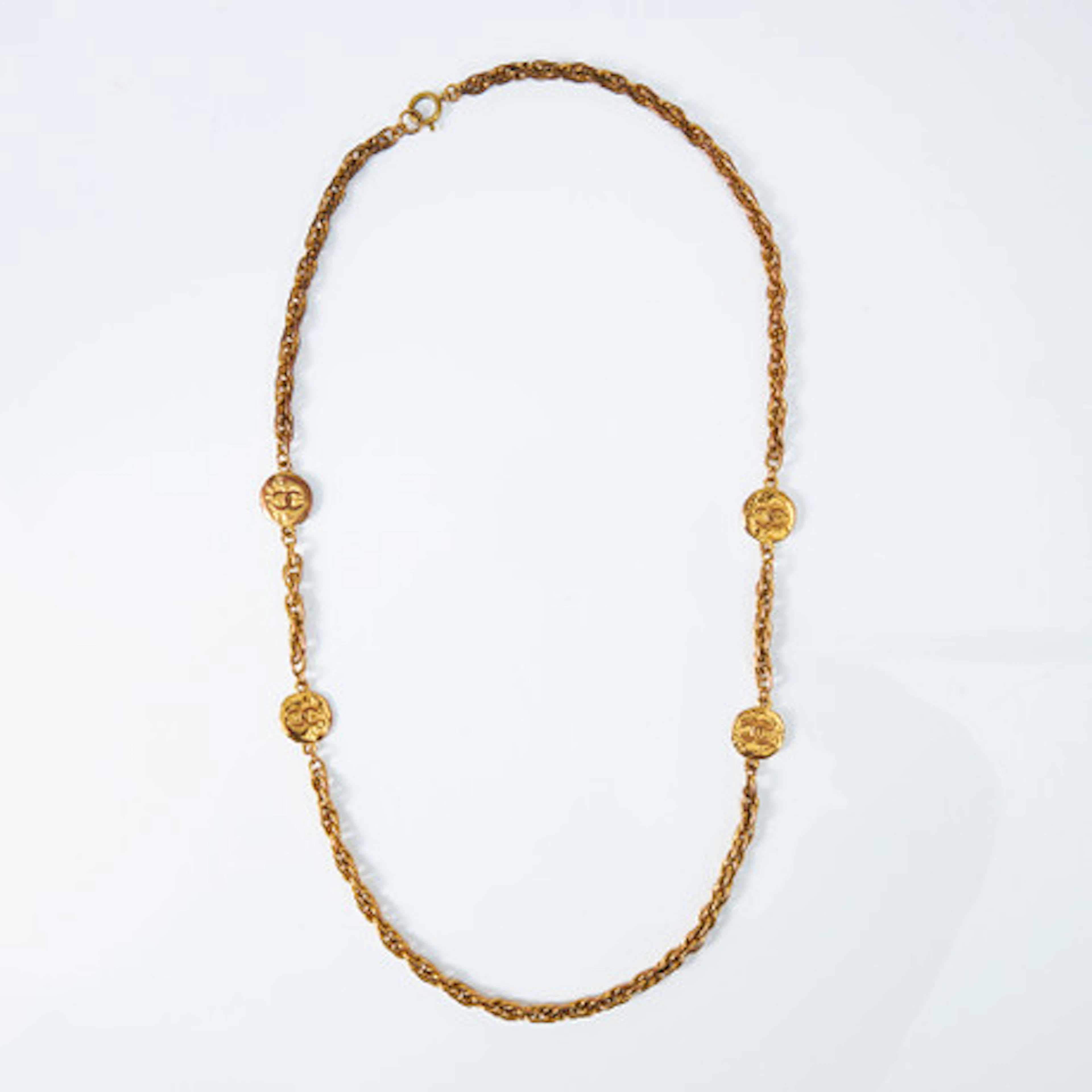 CHANEL, halsband, gulmetall, 4 runda dekor…