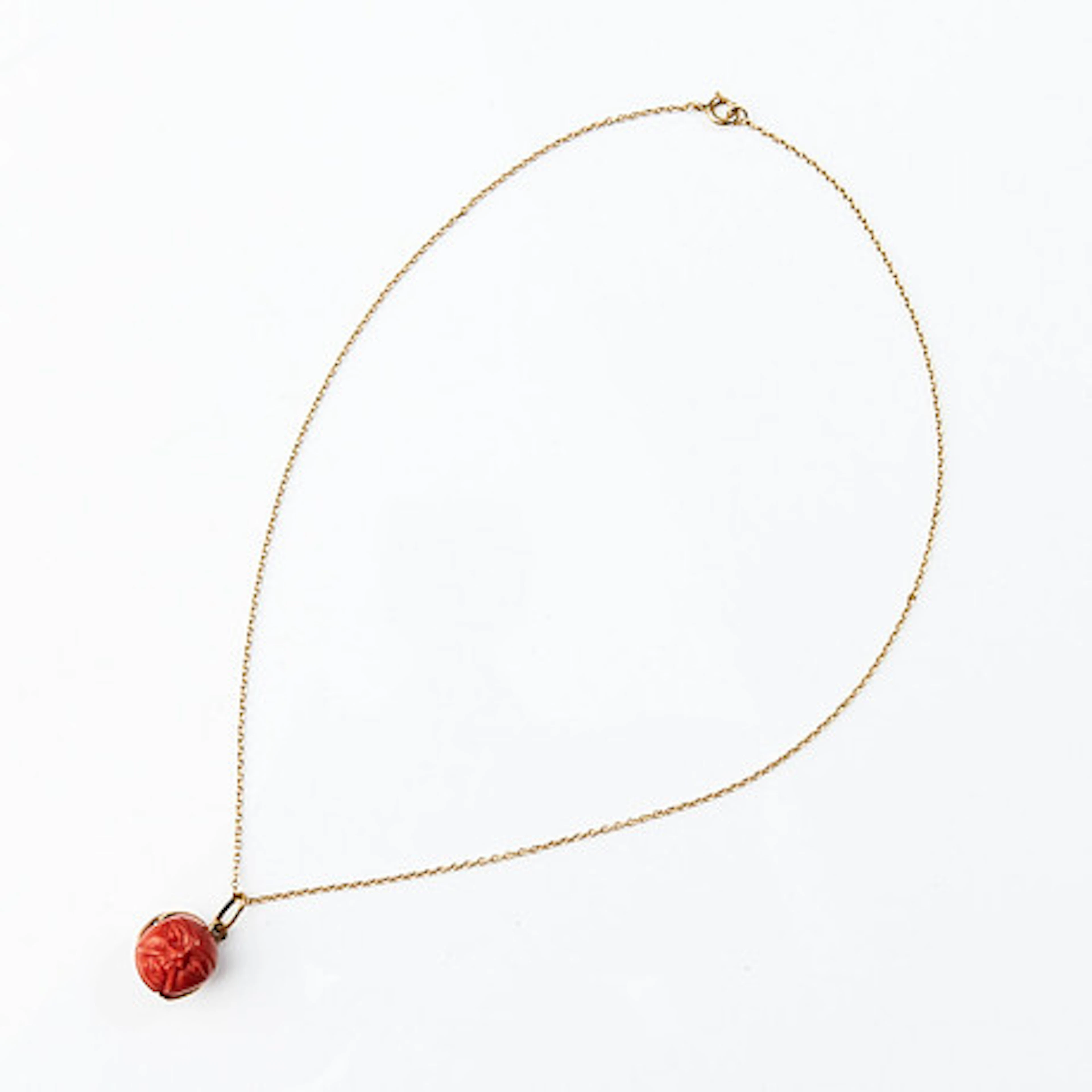 HALSBAND MED HÄNGE I KORALL, 18K guld, hän…