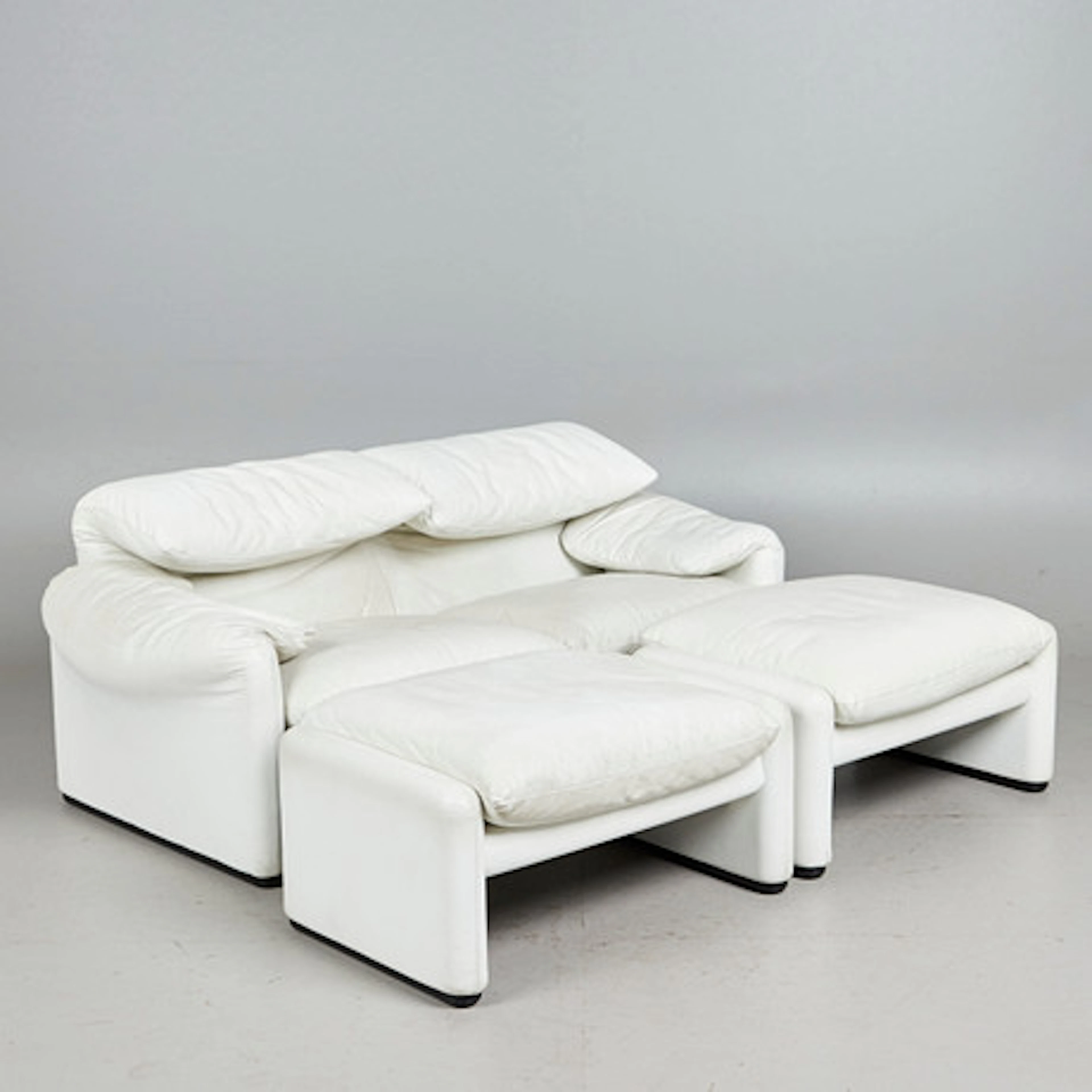 Cassina, soffa/soffa med två ottomaner, mo…