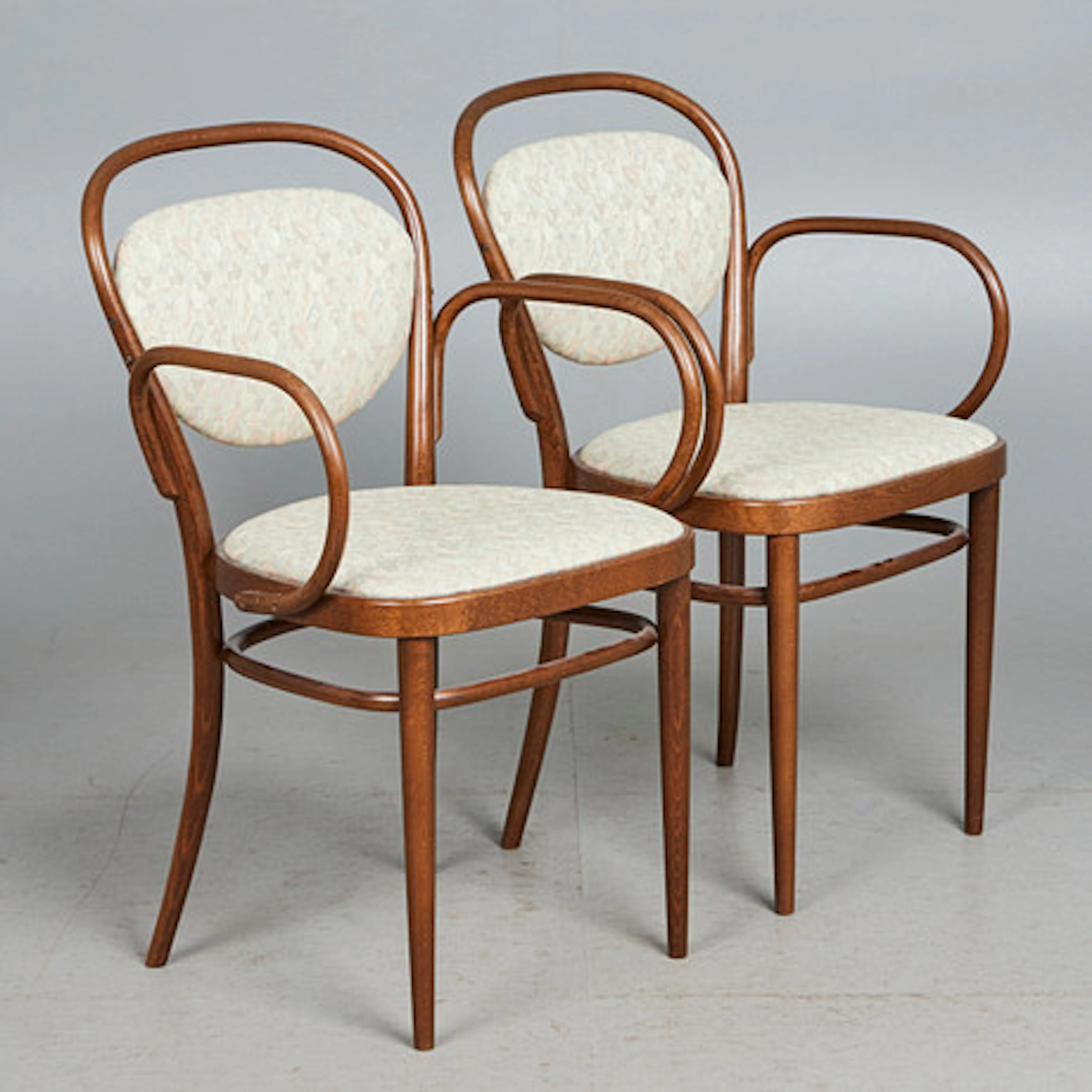 MICHAEL THONET. Thonet, två matsalar/stola…