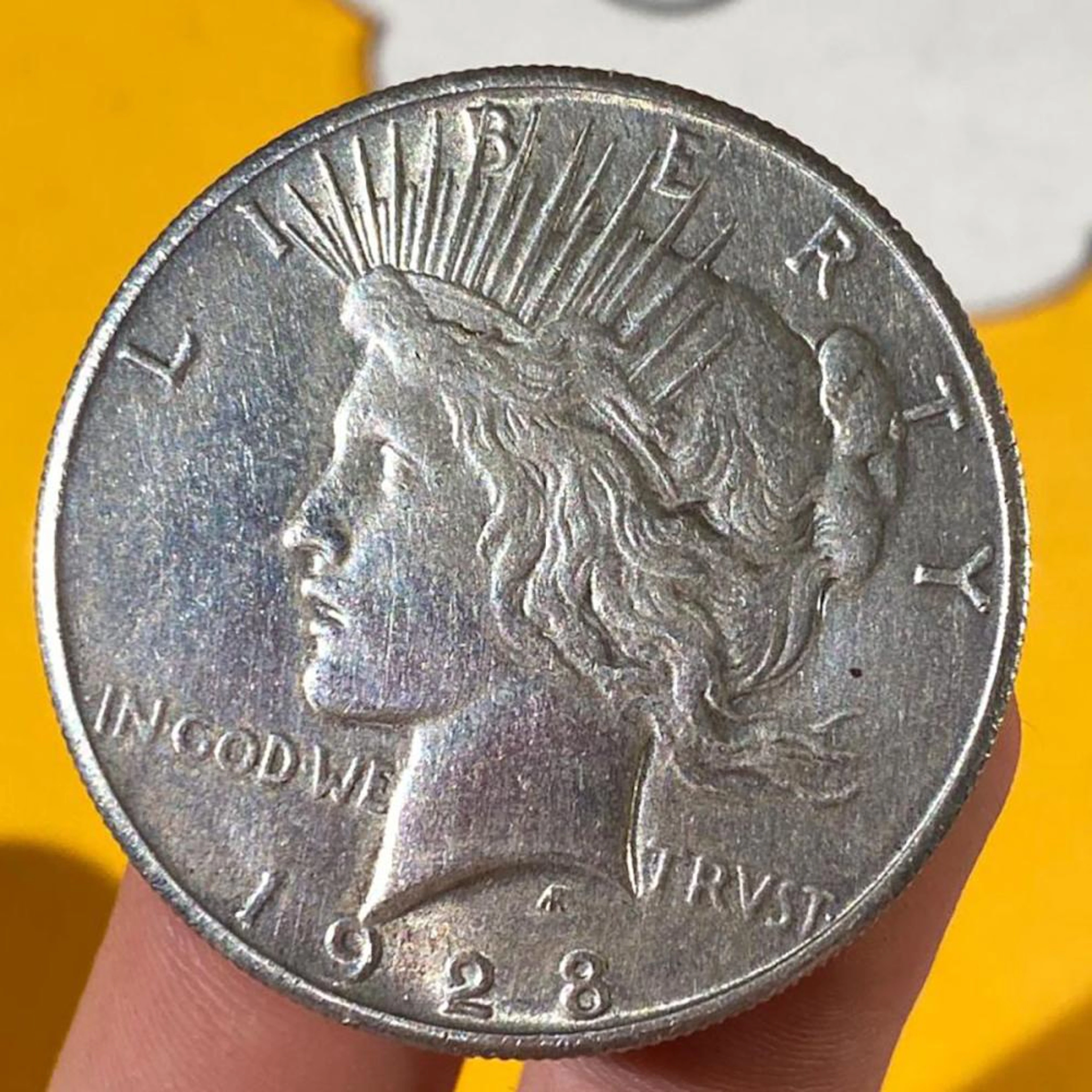 1928-P Peace united States US Silver Dollar