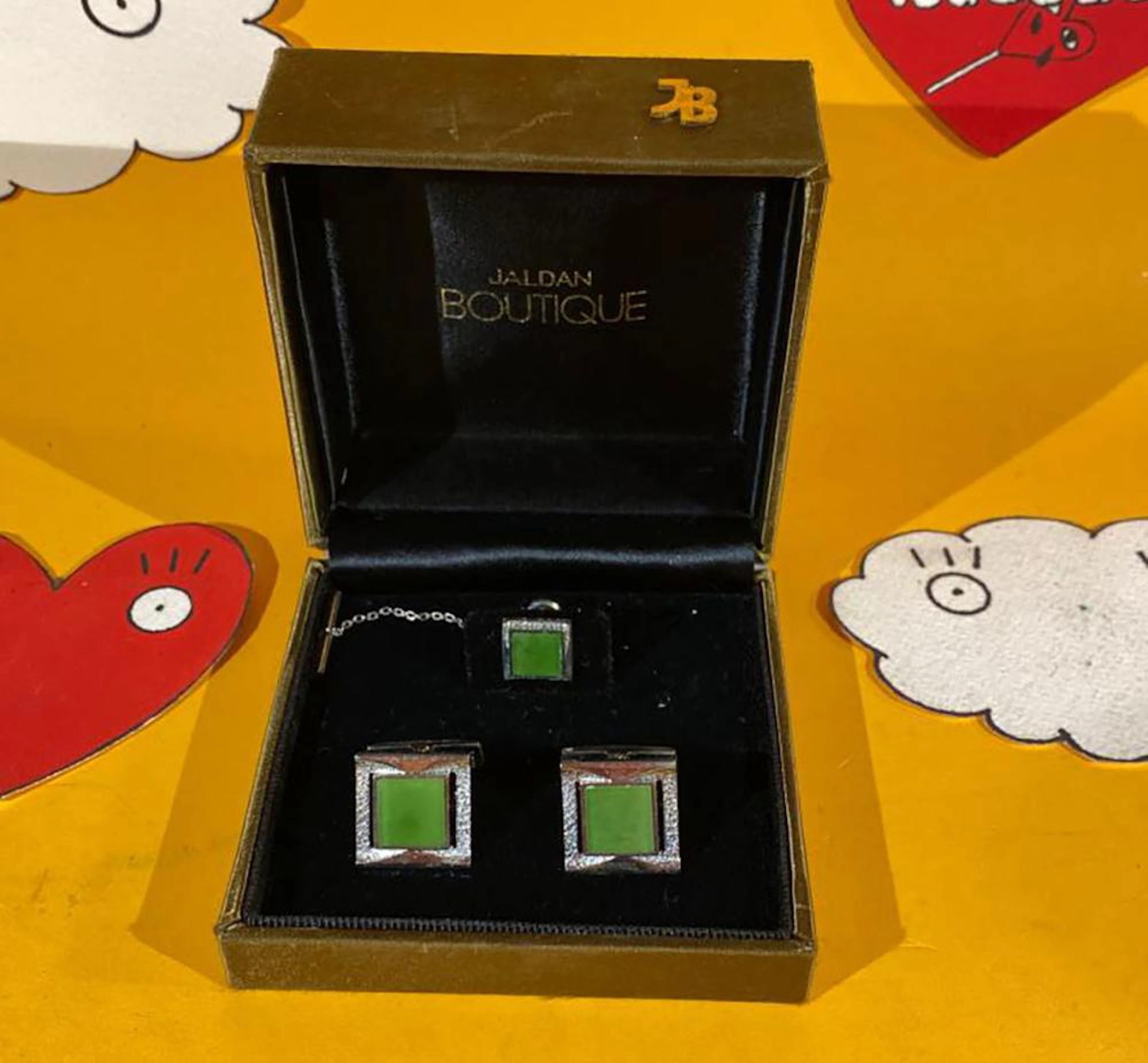 Viintage Japanese or chinese Silver green Jade jadeite Cufflinks and tie tac set