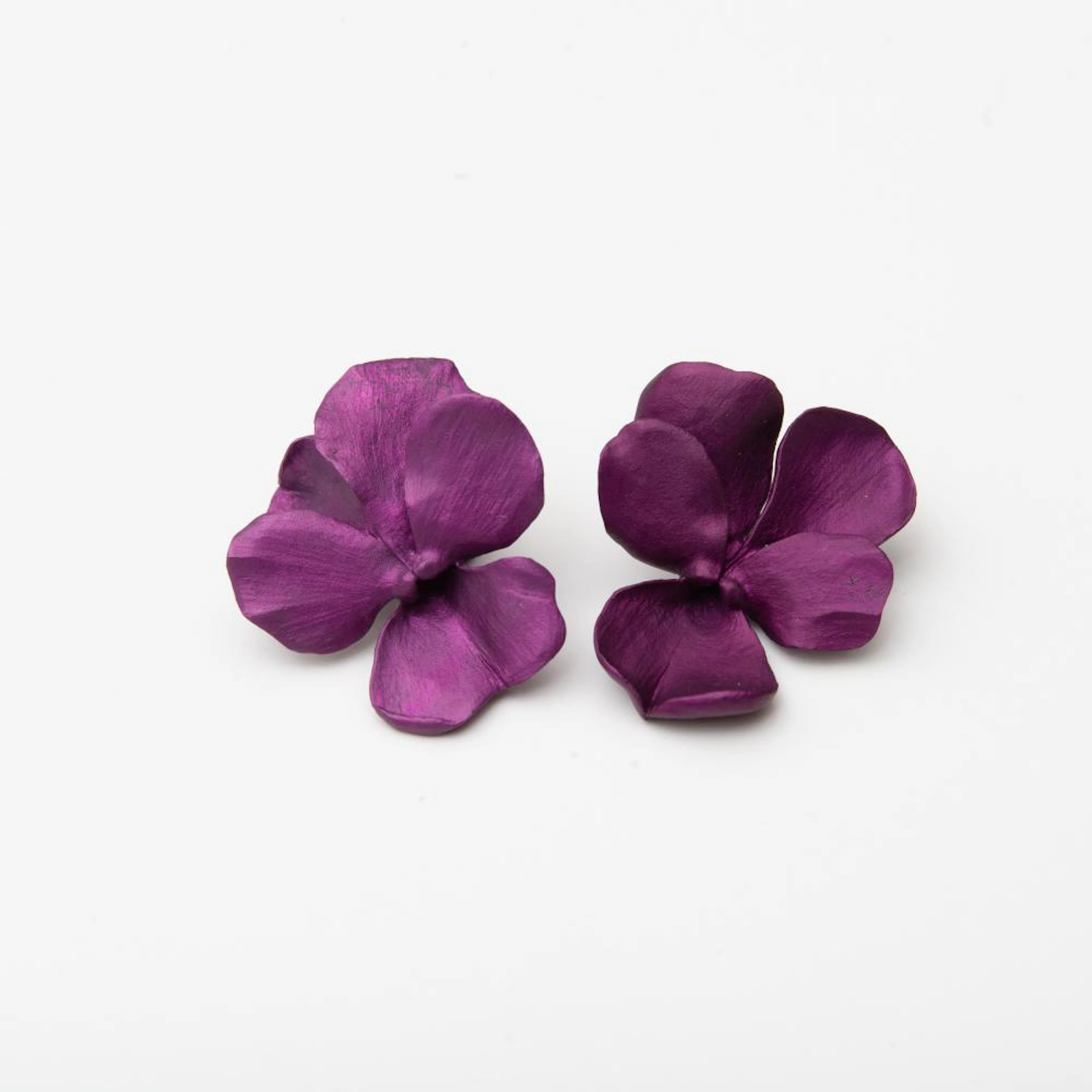 Pair of JAR Titanium Violet Earclips