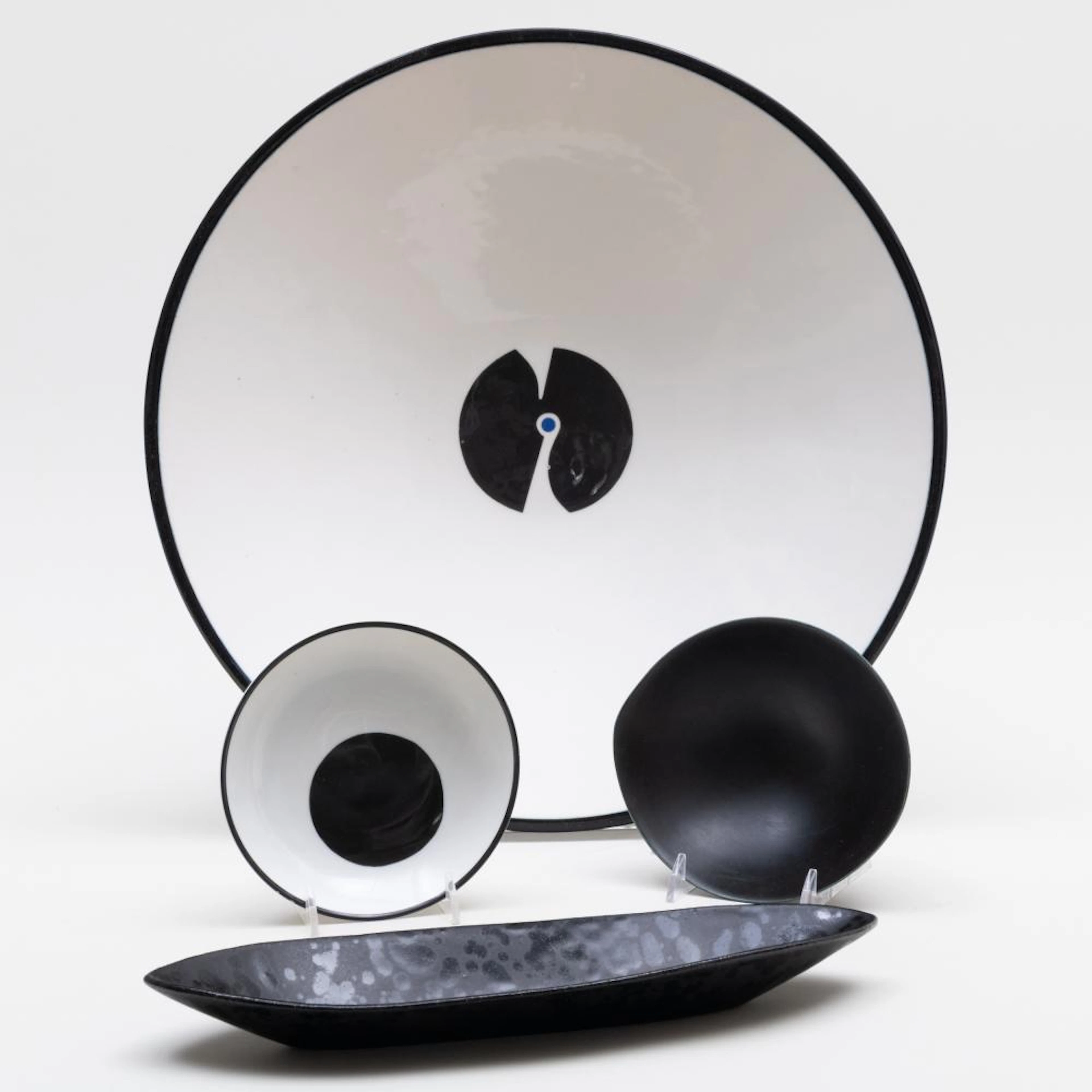 Ishimoto Fujiwo for Arabia Finland Porcelain Navette Dish and a Compote