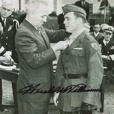 Hershel W. Williams Medal of Honor World War II Autographed 8