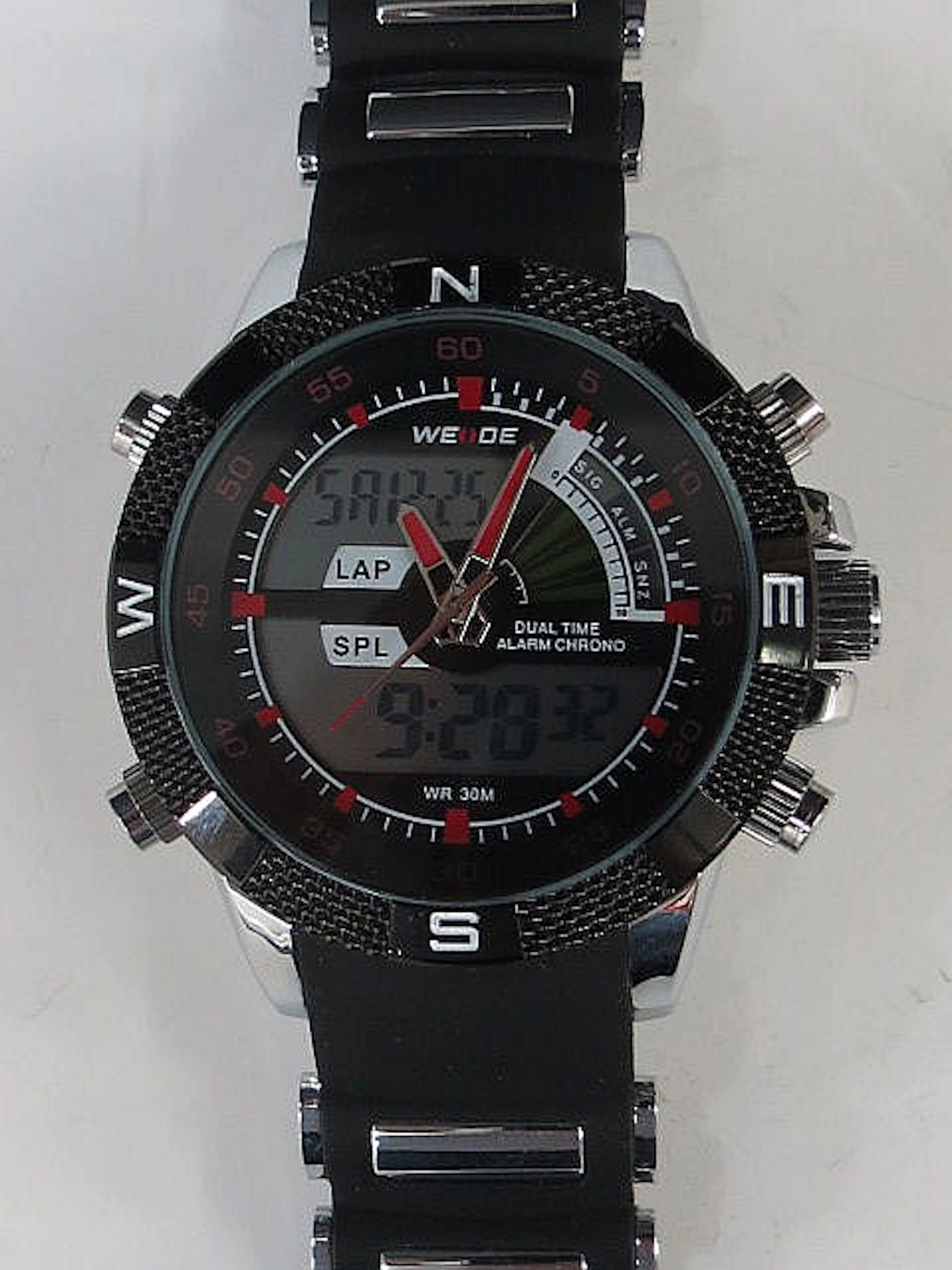 A boxed divers watch by Weide. WH1104 stainless