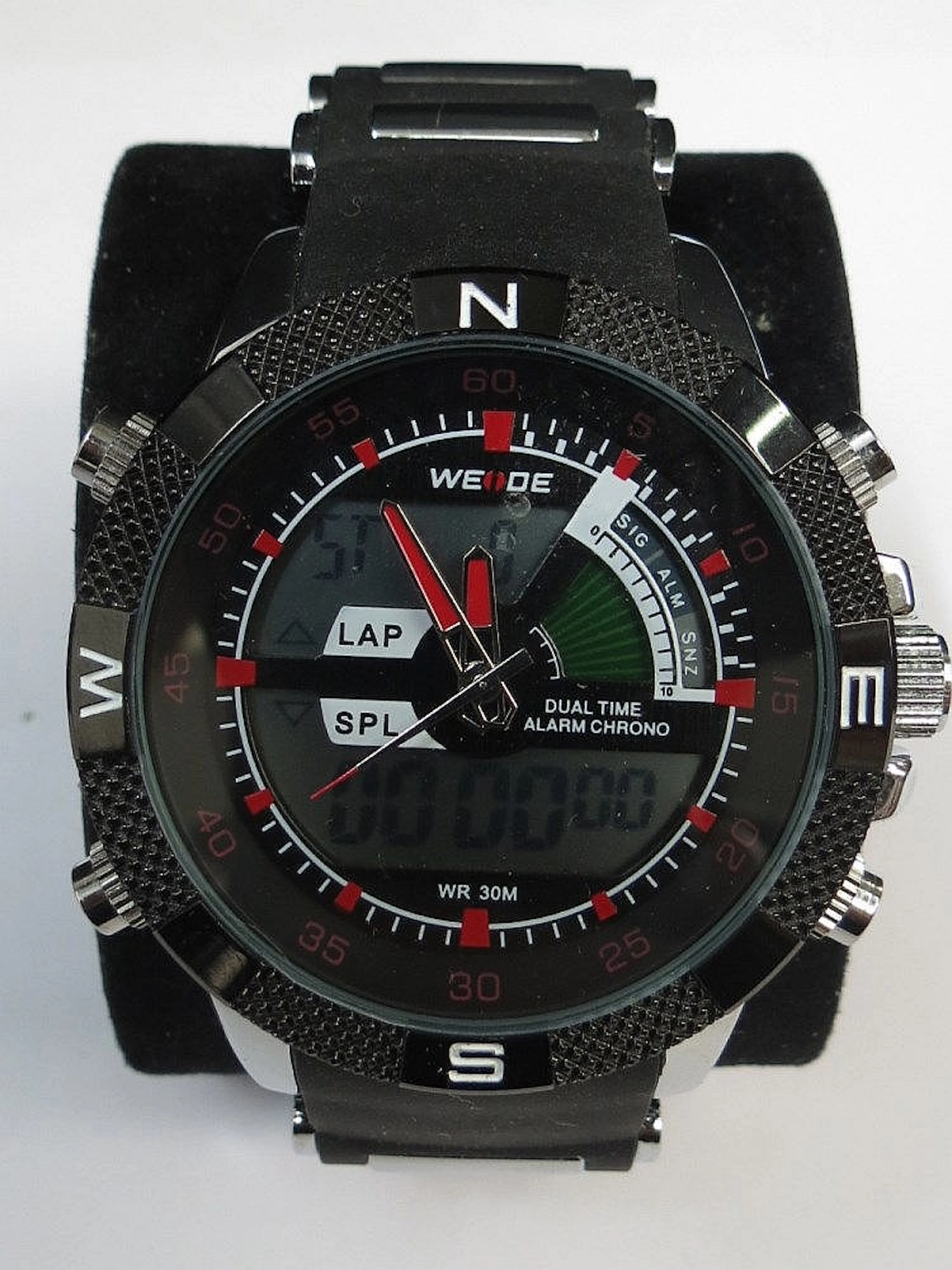 A boxed divers watch by Weide