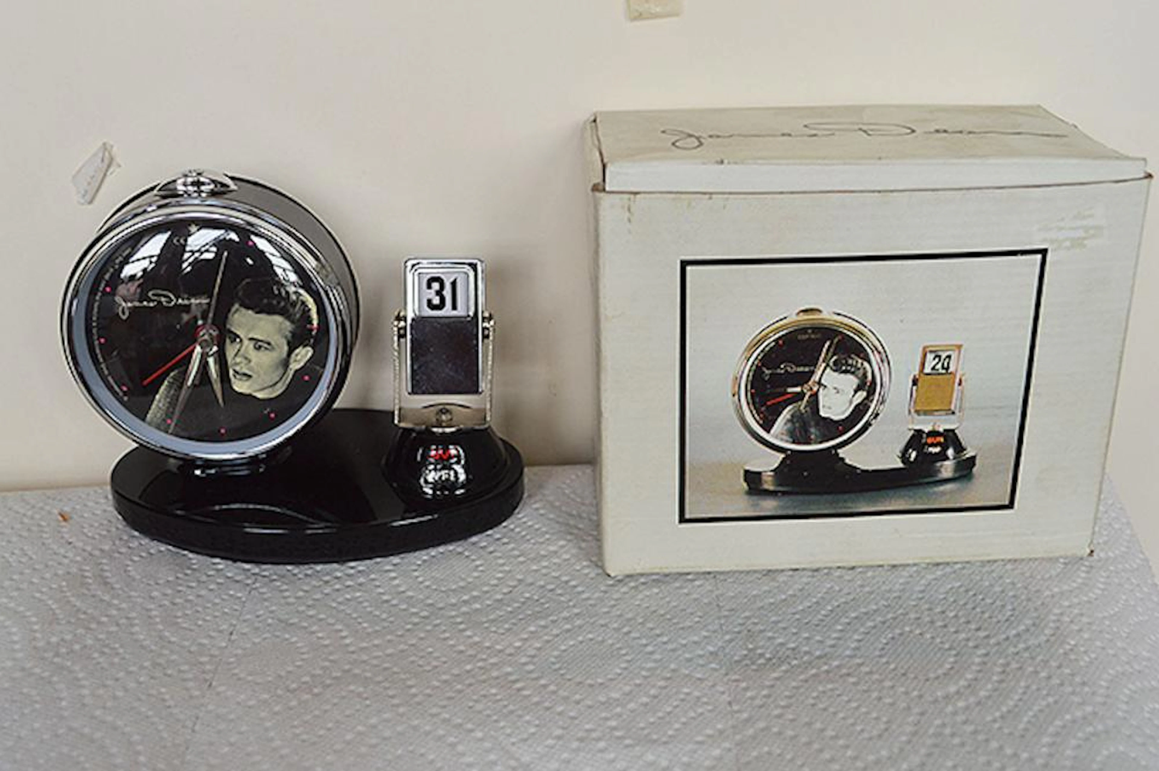 RARE JAMES DEAN TABLE & CALENDAR CLOCK