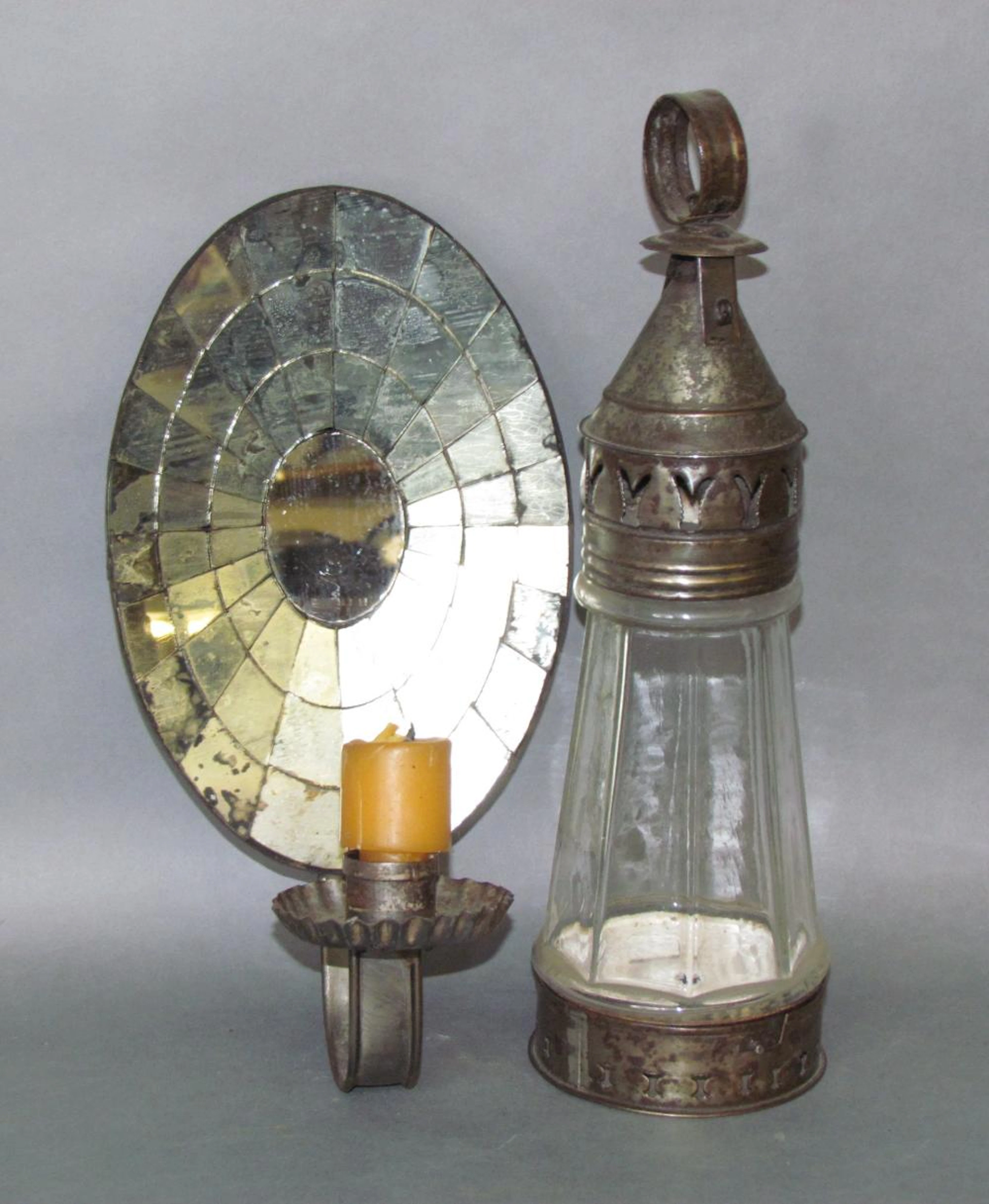 2 lighting devices