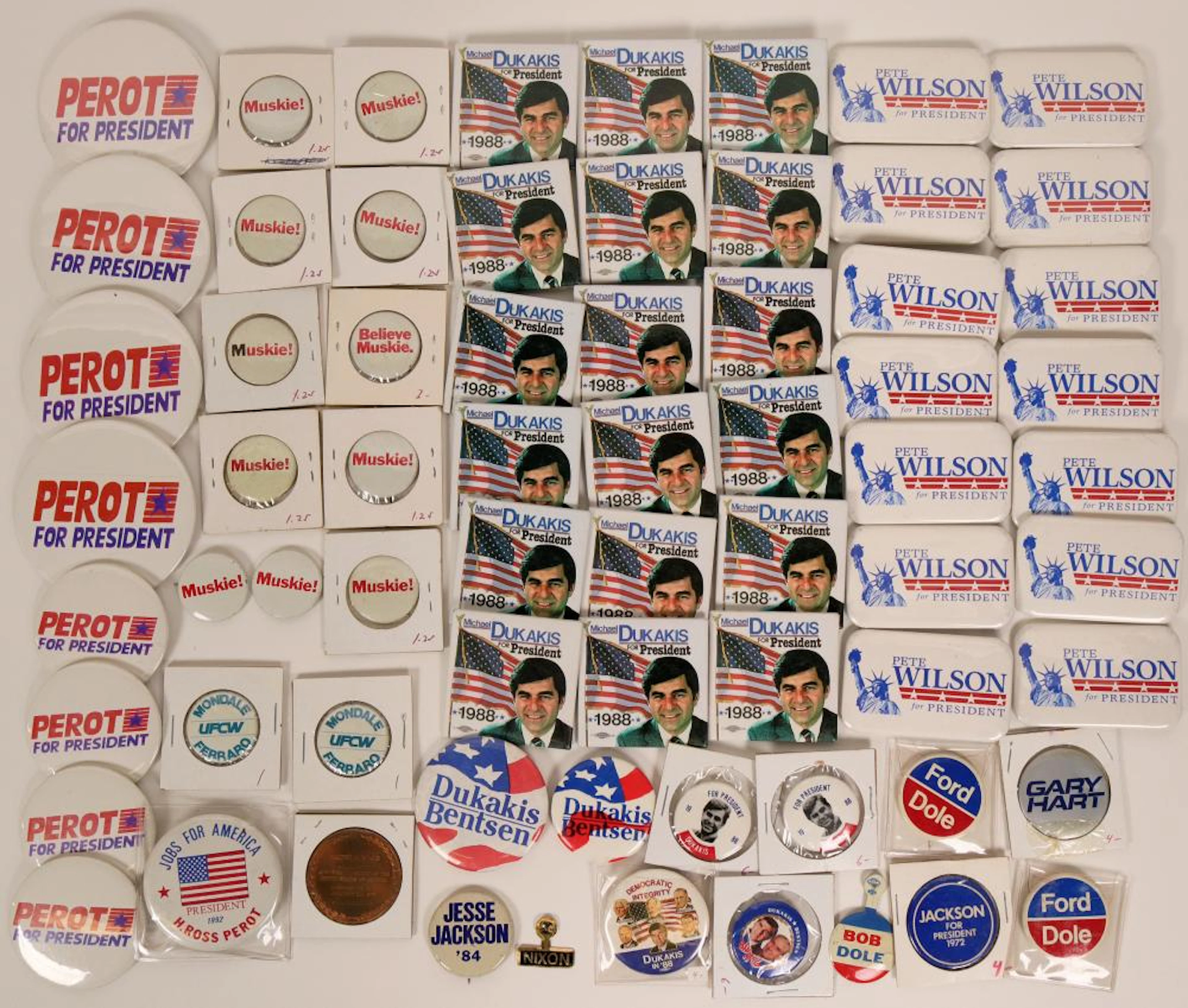 A Cluster of Campaign Pin Backs (119058)