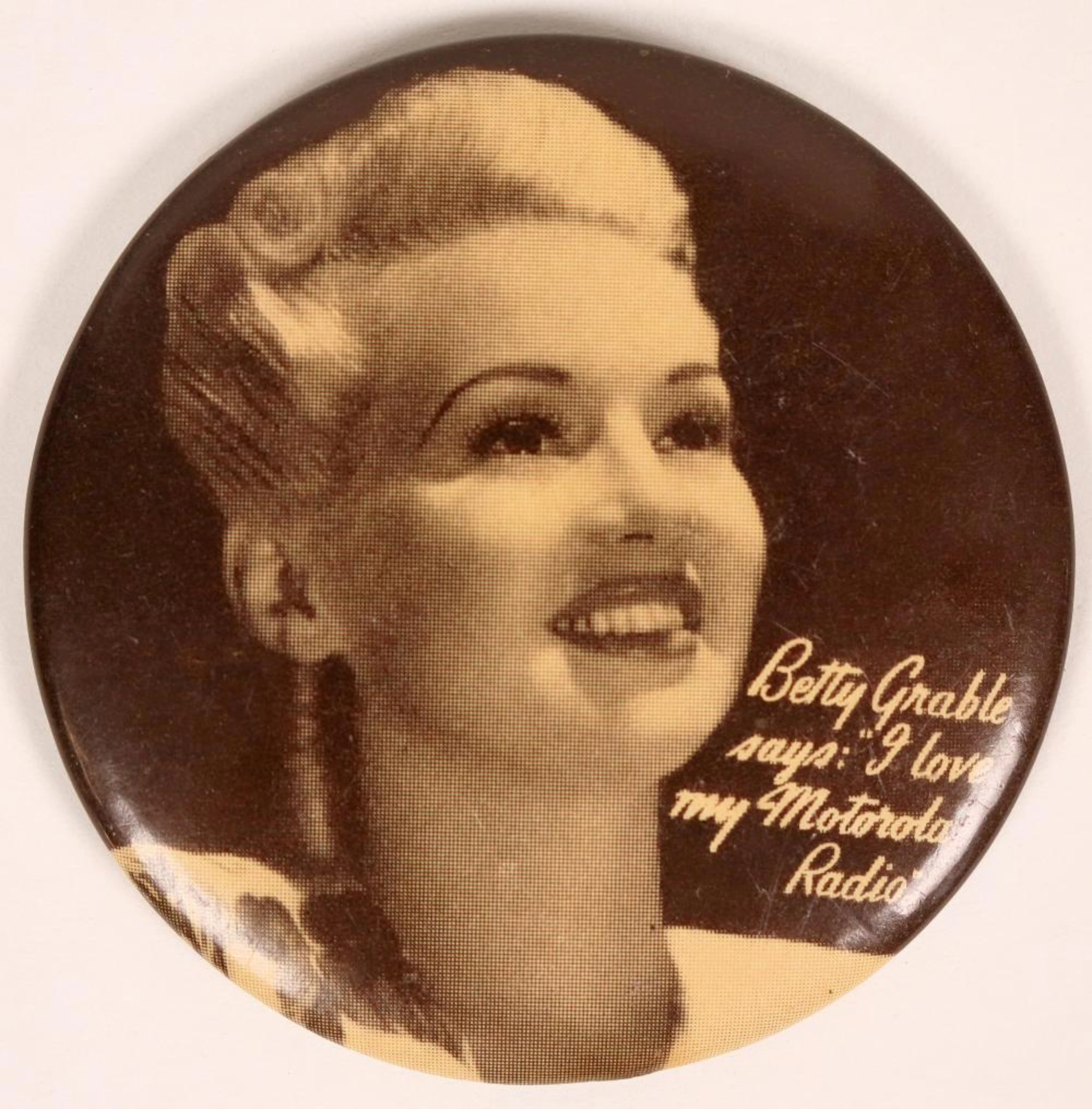 Betty Grable Motorola Radio Pocket Mirror (119082)
