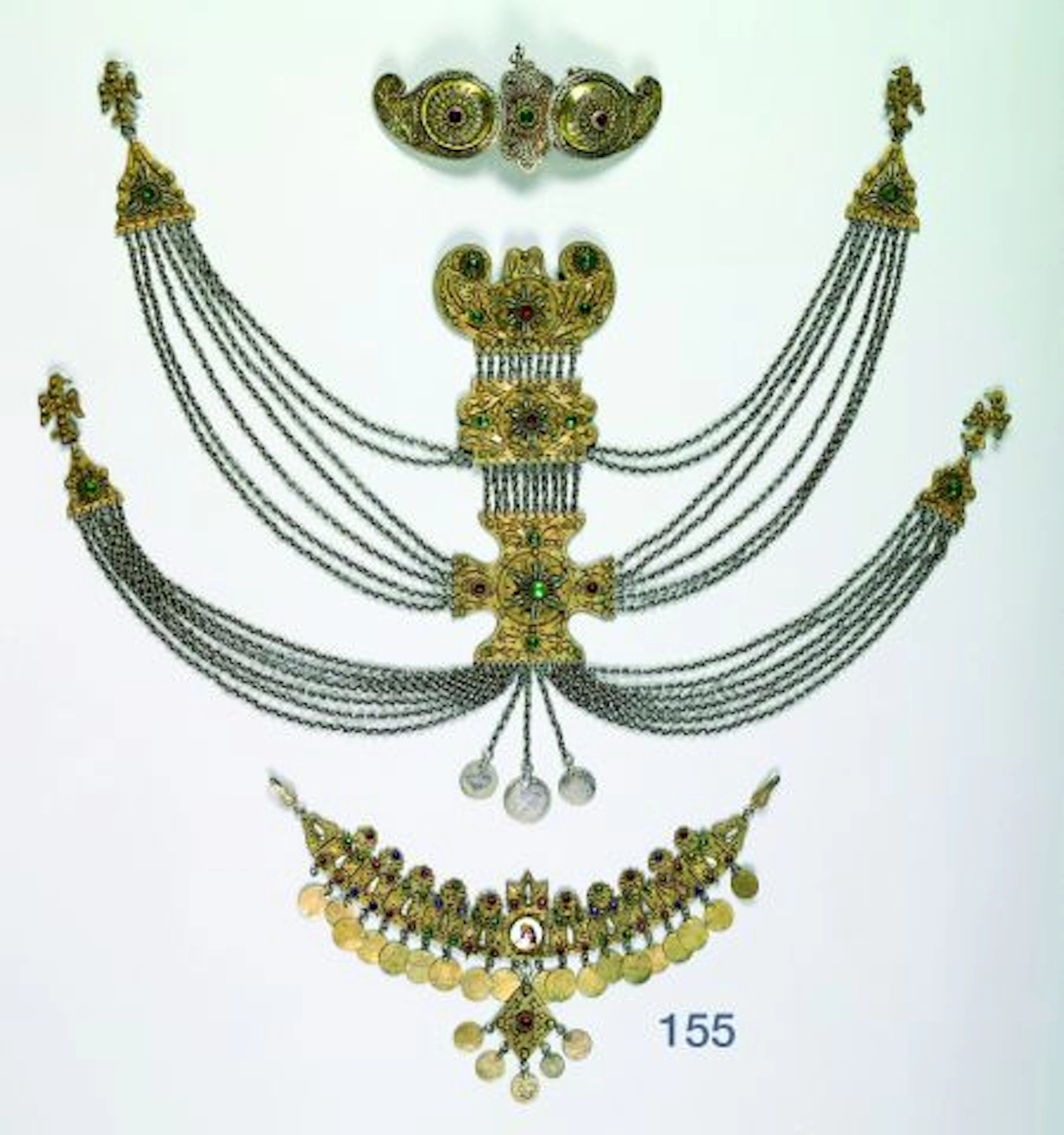 Parure grecque composée de treize éléments ajourés