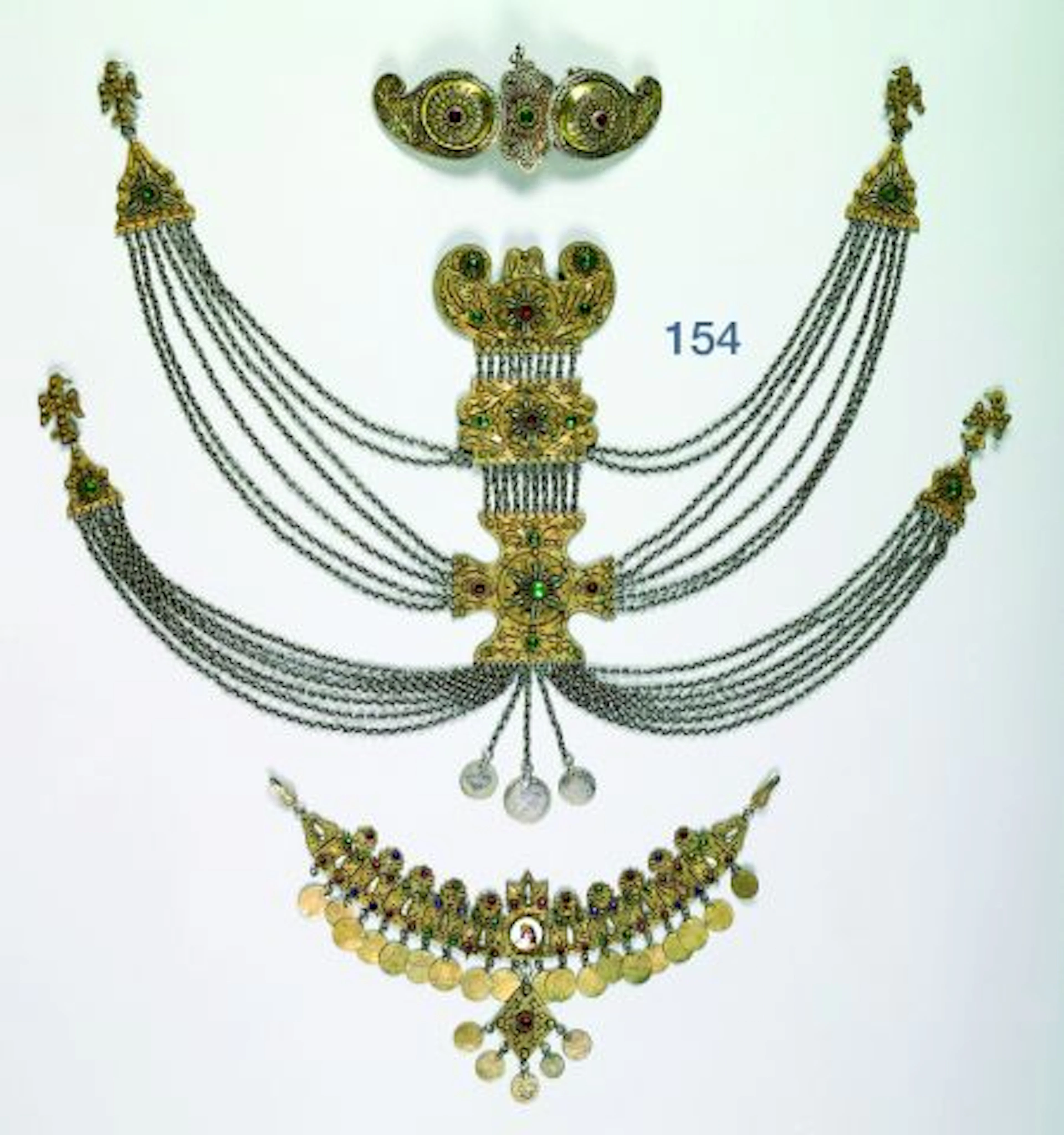 Parure grecque composée de plusieurs importants éléments raccordés