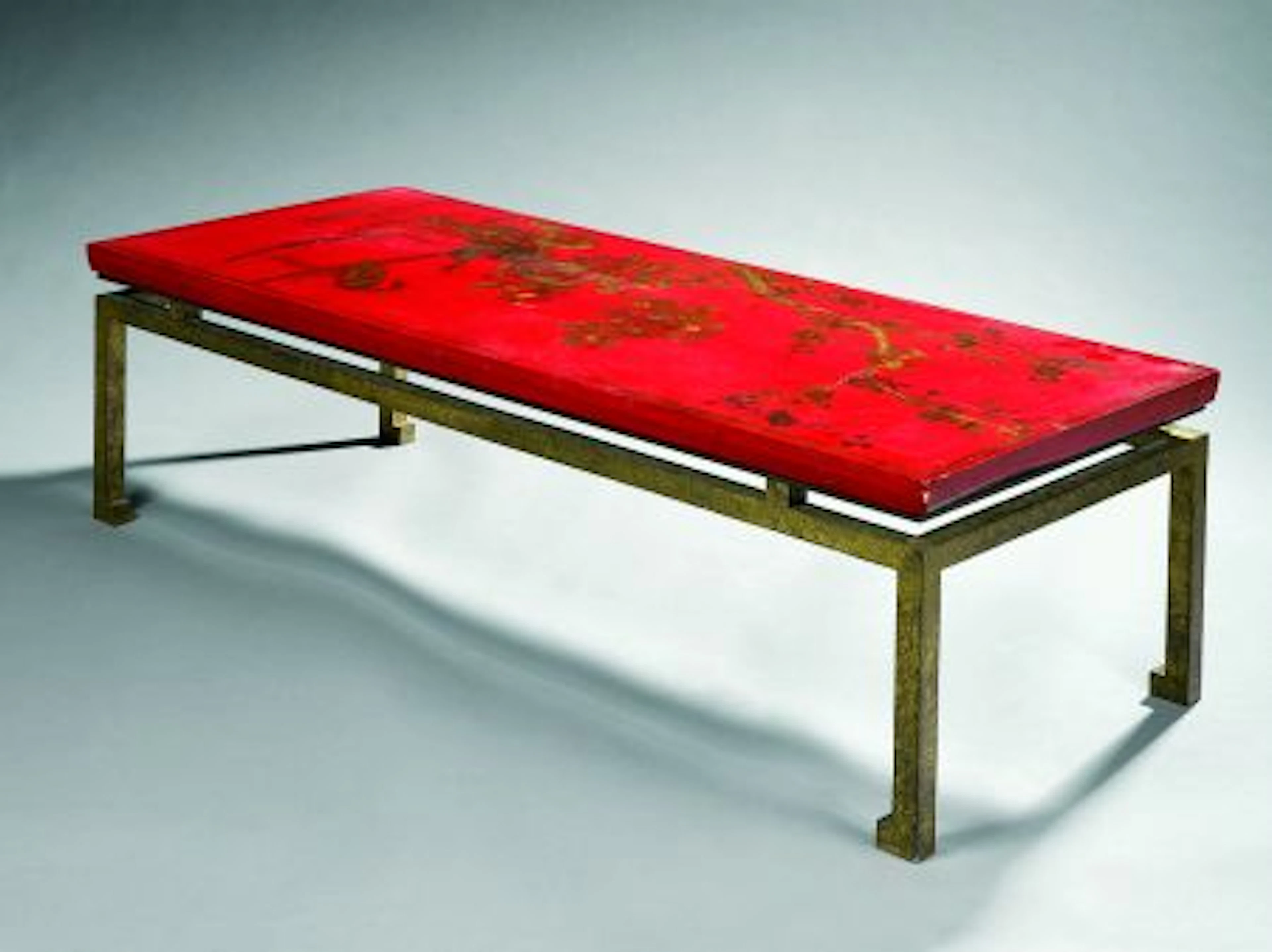 ANNÉES 40 Grande table basse à piétement en fer battu de goût