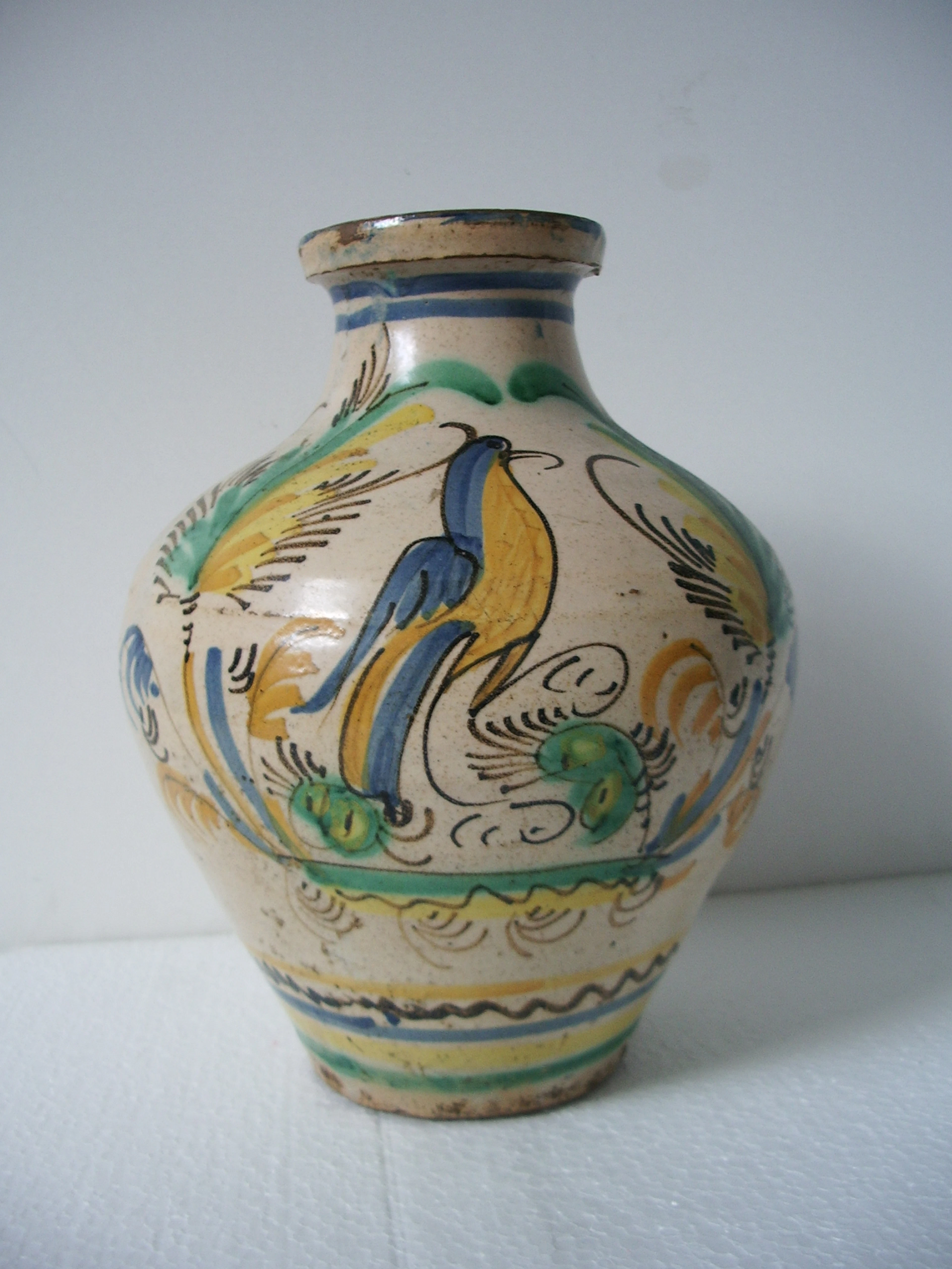 Espagne- Andalousie ? - (faïence) Cruche à décor polychrome d'oiseau