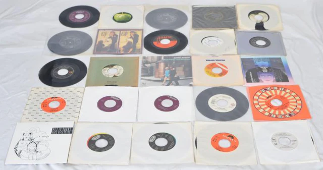 (25) The Beatles Members Vinyl 45 Records Incl