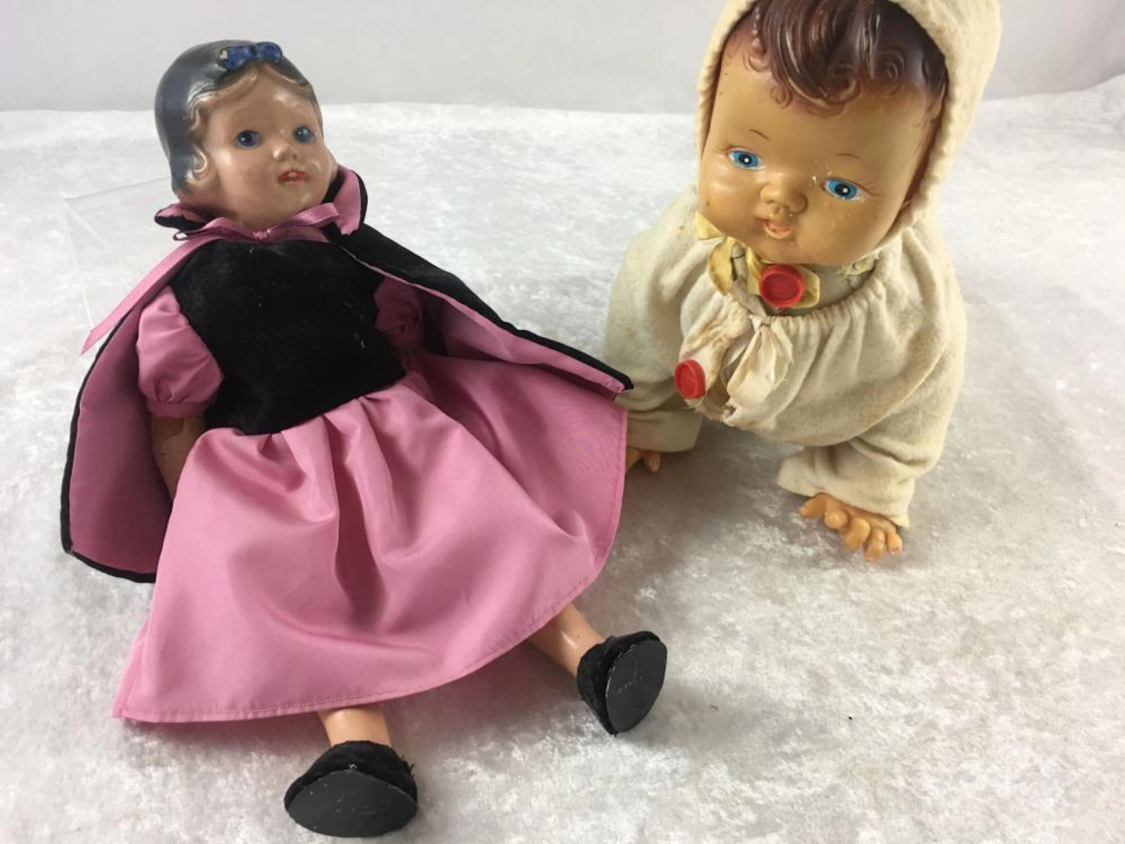 LOT OF 2 DOLLS