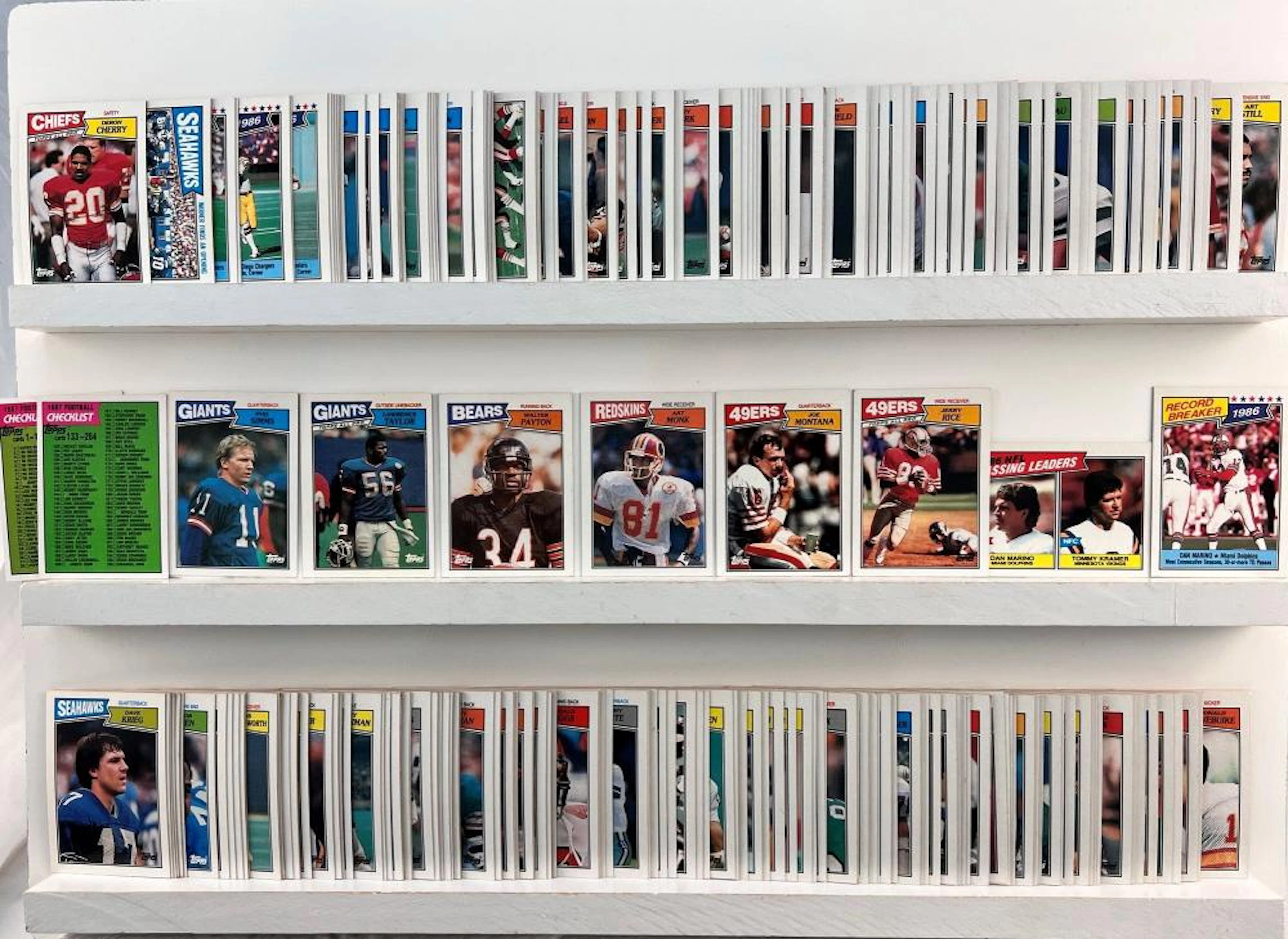 1987 Topps FB Lot of 300+ Diff cards