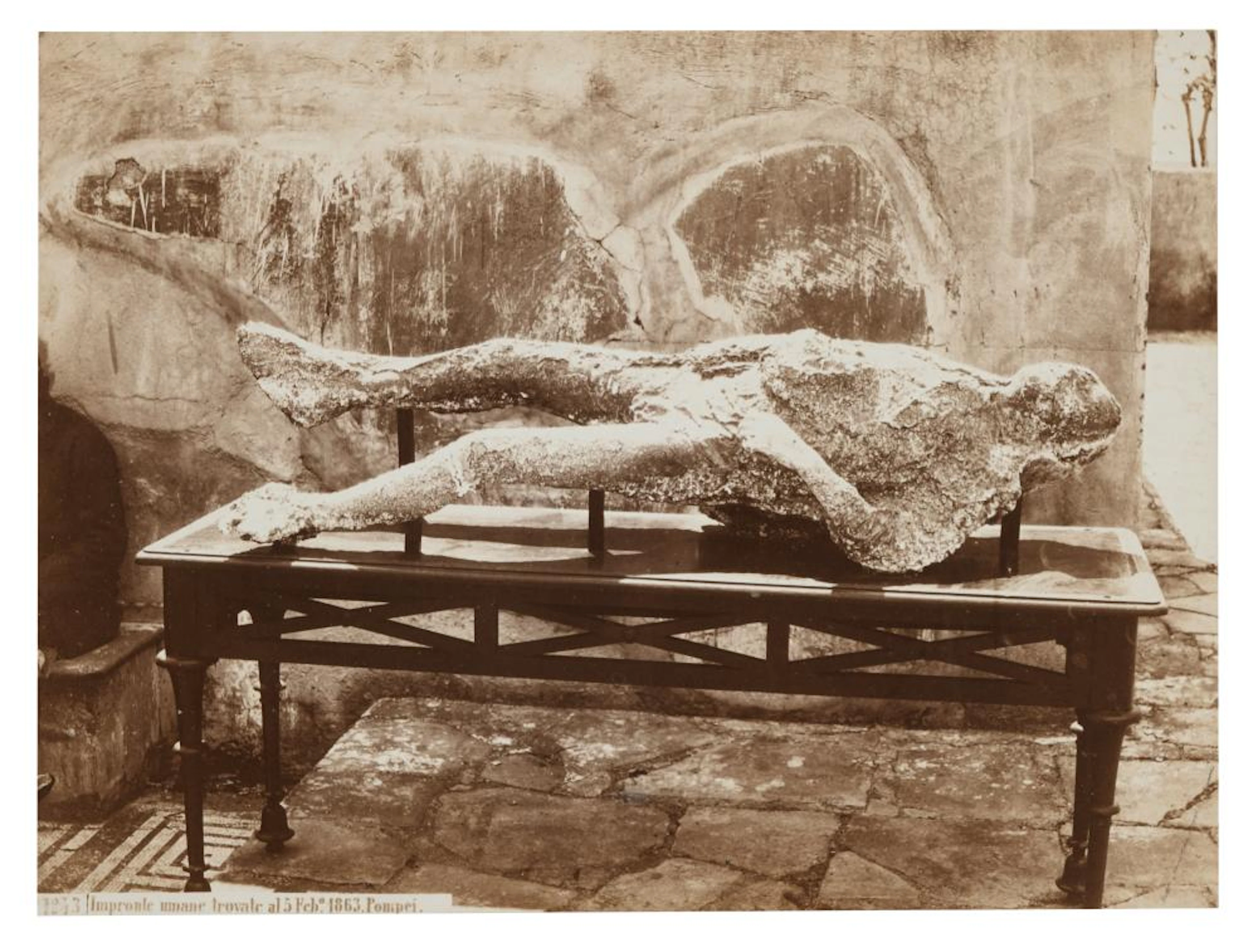 Giorgio Sommer, Pompei. Calco di uomo. [1863-1865].