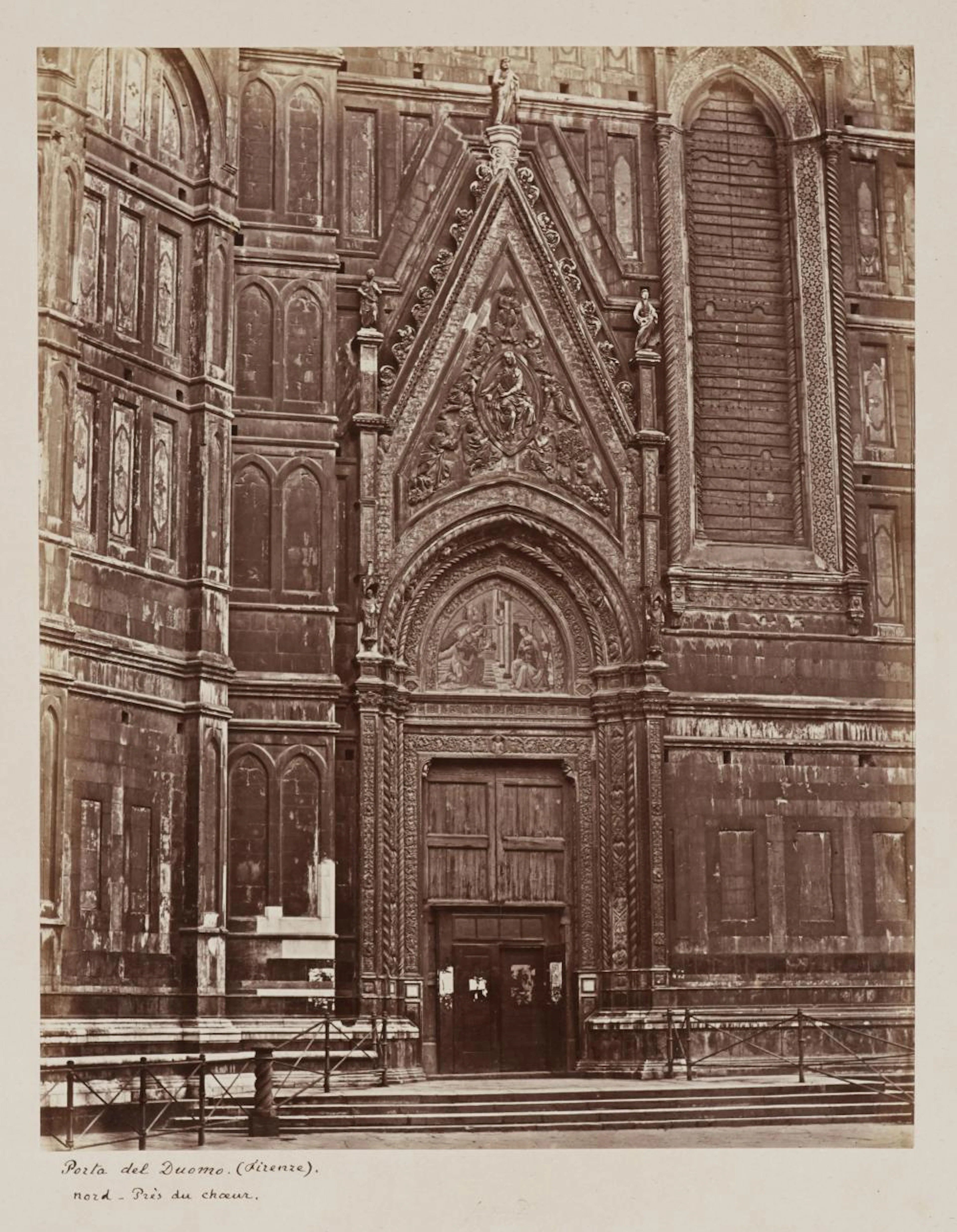 Alphonse Bernoud, Firenze. Porta laterale del Duomo. [1860-1863].