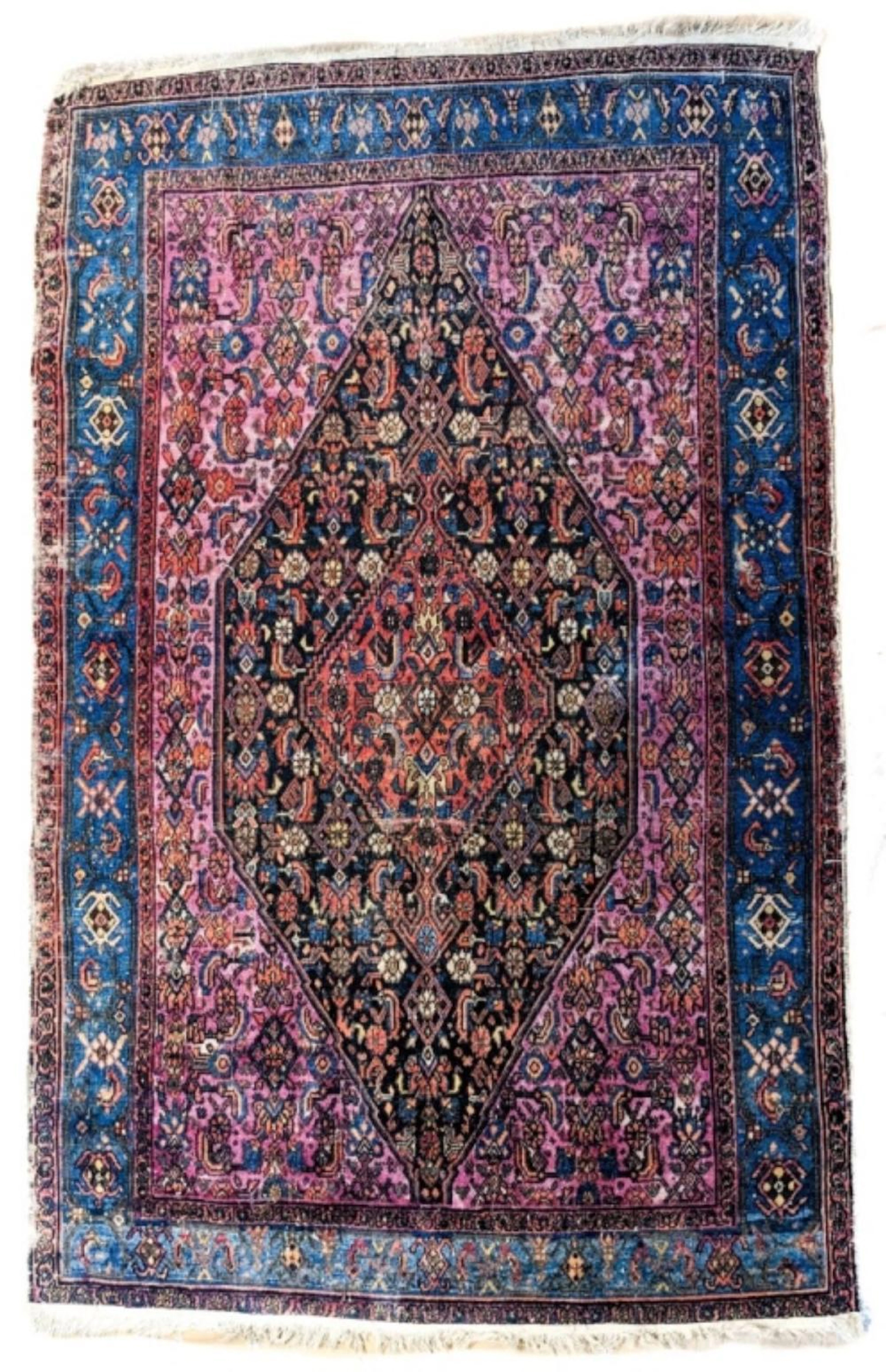 ANTIQUE HAND KNOTTED PERSIAN RUG