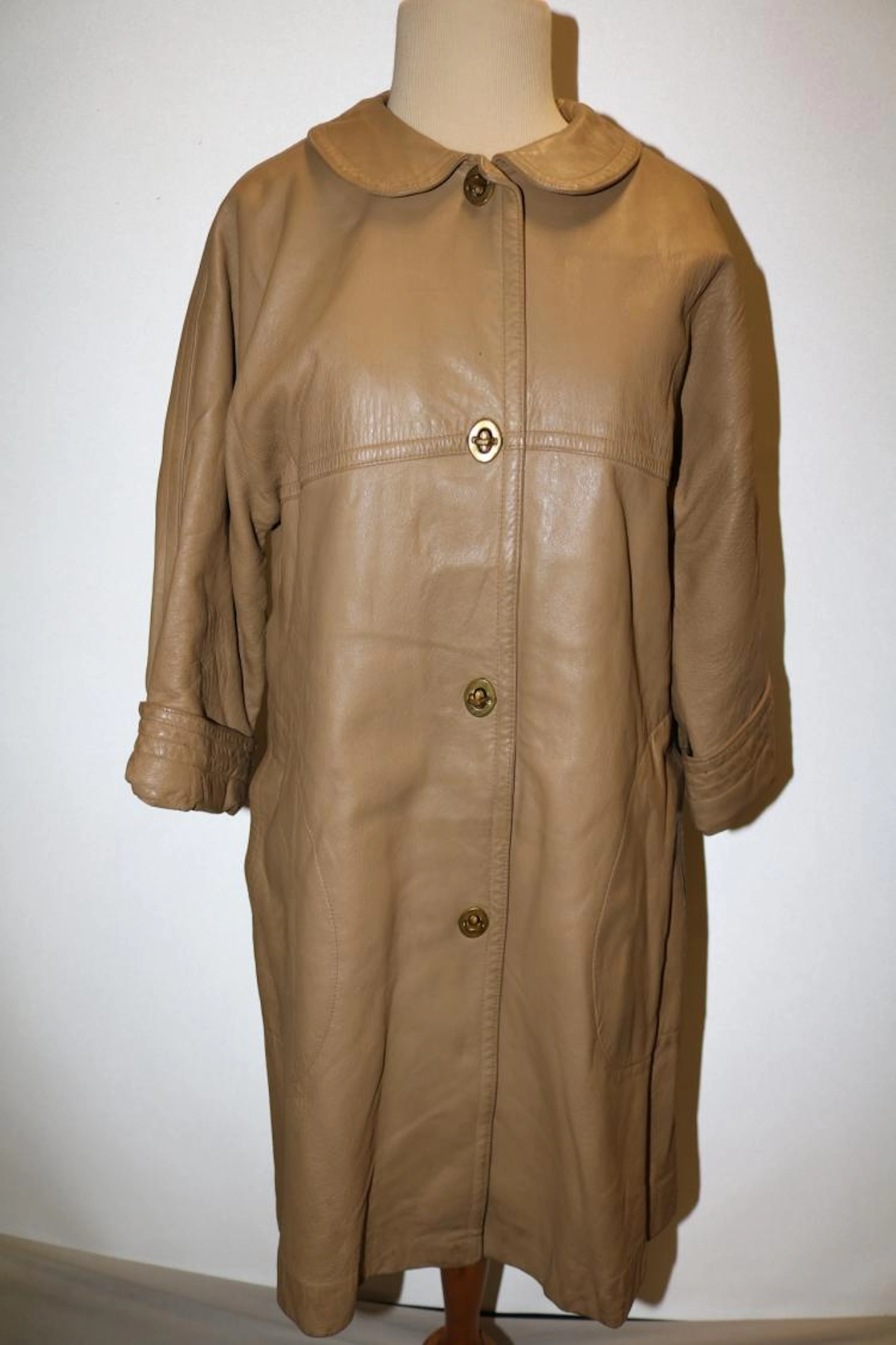 Vintage 1960's Woman's Bonnie Cashin for Sills Leather Coat