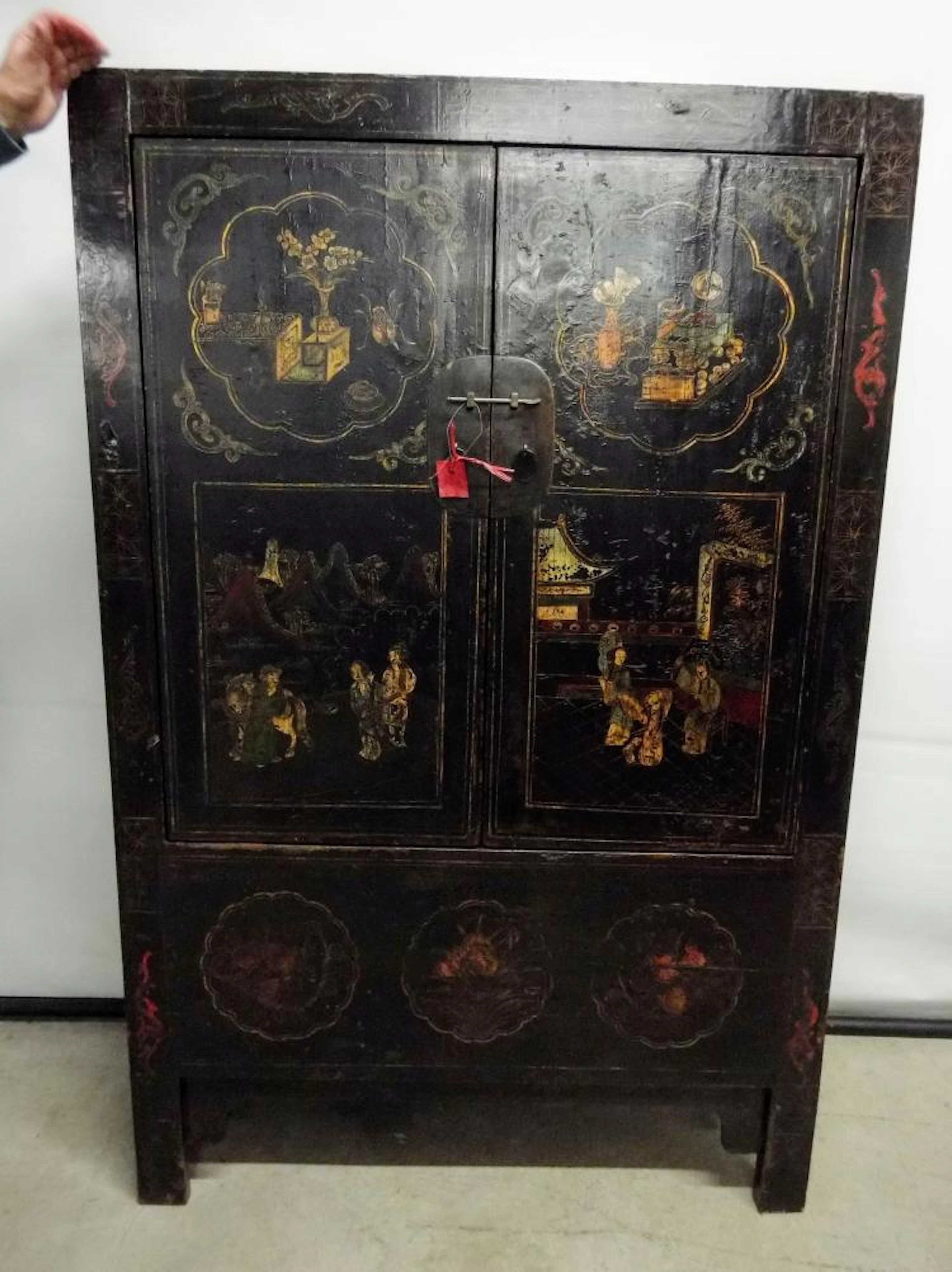 Large Chinese Double door Wedding Cabinet/Wardrobe